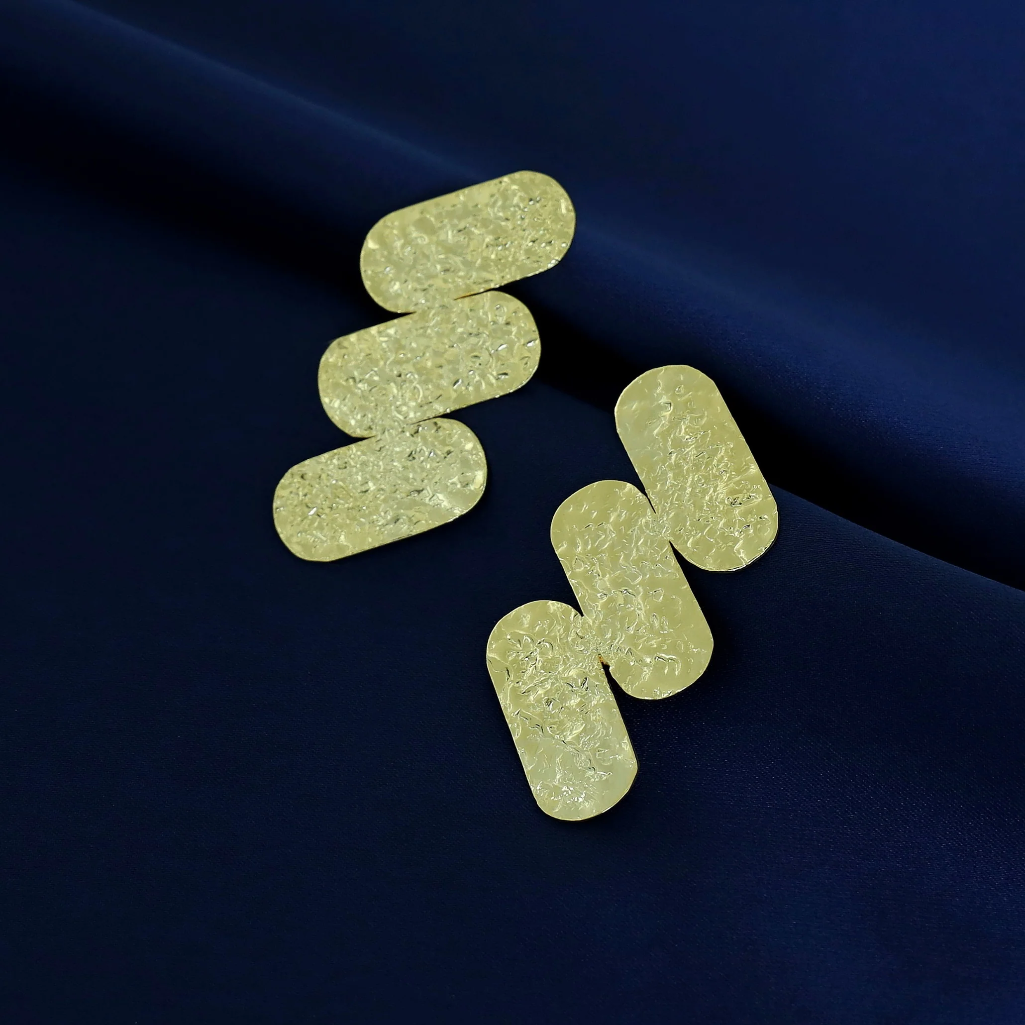 Hammered Tri Step Cylinder Earring - Image 3