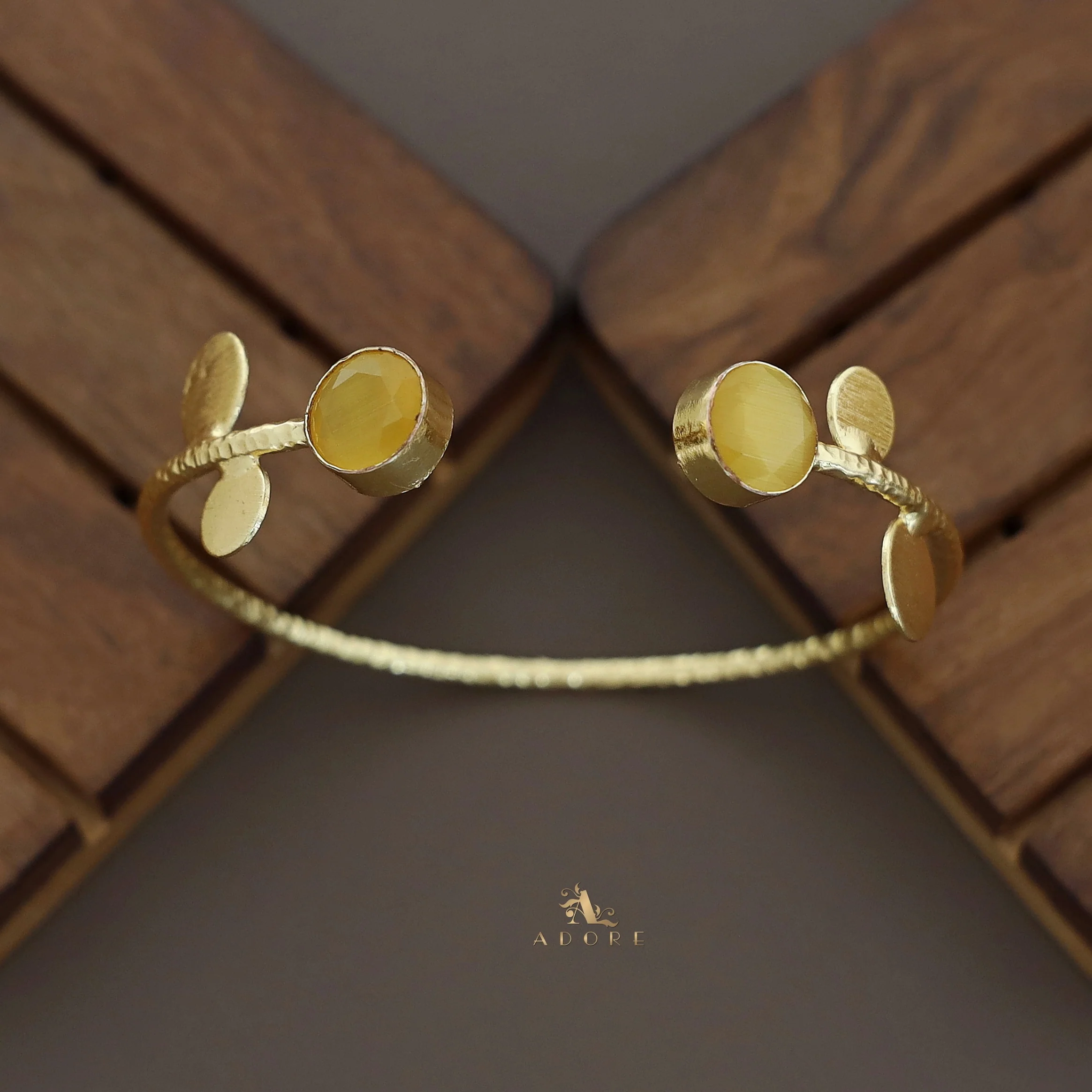 Hamsini Golden Glossy Stone Bangle - Image 10