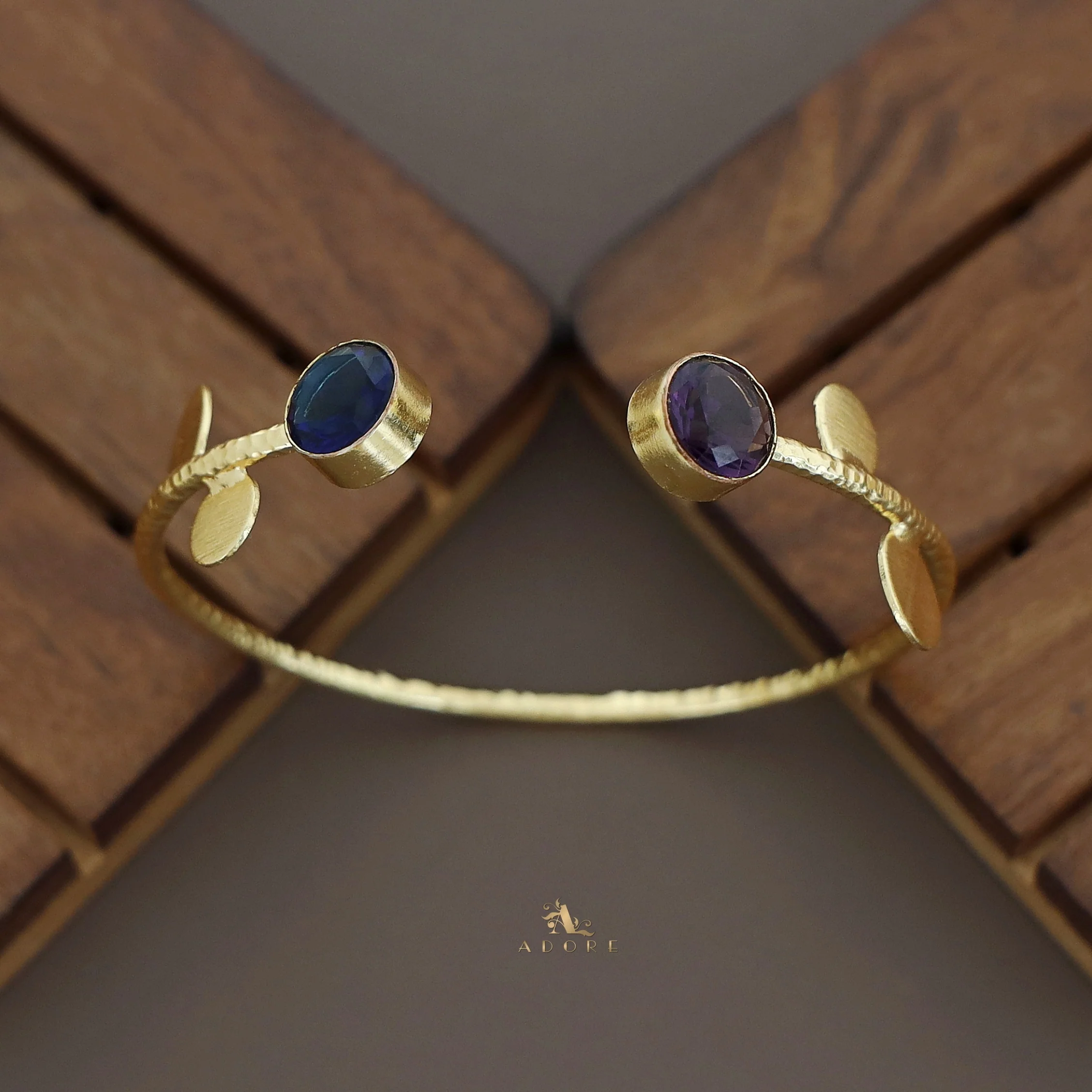 Hamsini Golden Glossy Stone Bangle - Image 11