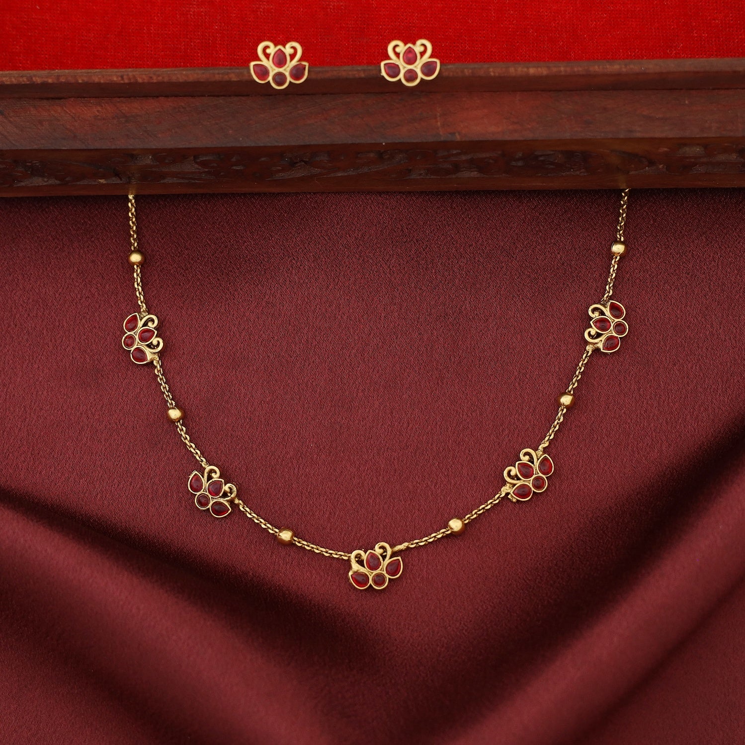 Haniya 5 Lotus Ball Short Neckpiece With Stud - Image 3