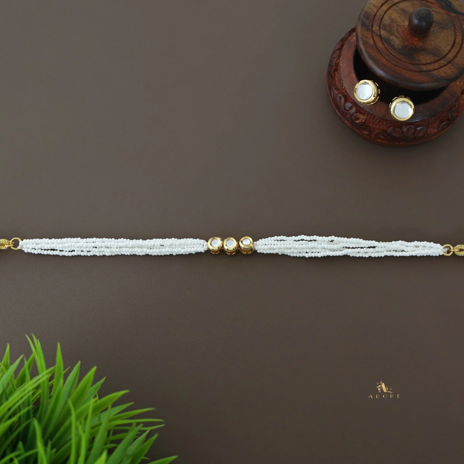 Hansika Kundan Pearl Choker with Stud - Image 3