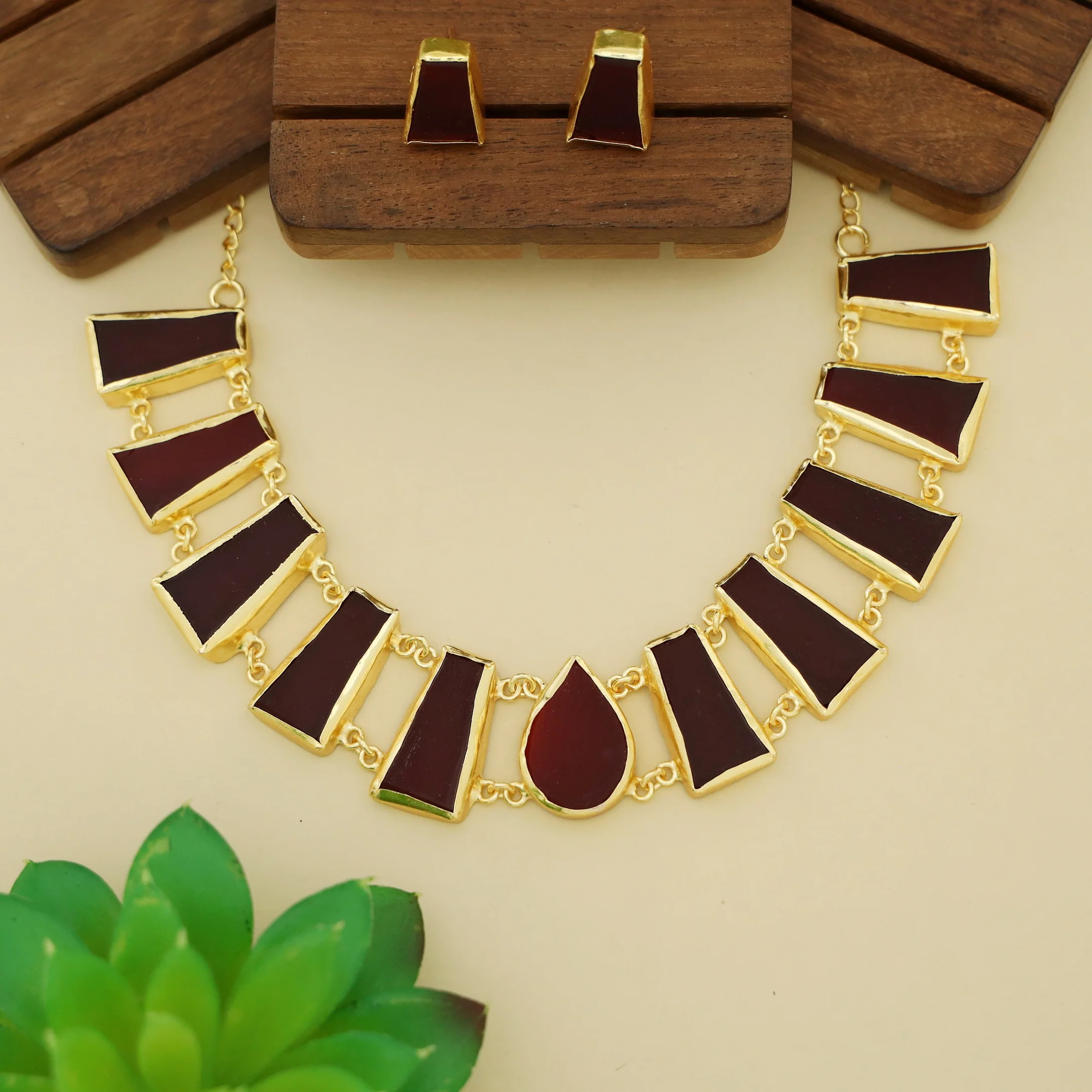 Harma Raindrop Raw Stone Neckpiece with Earring - Image 12
