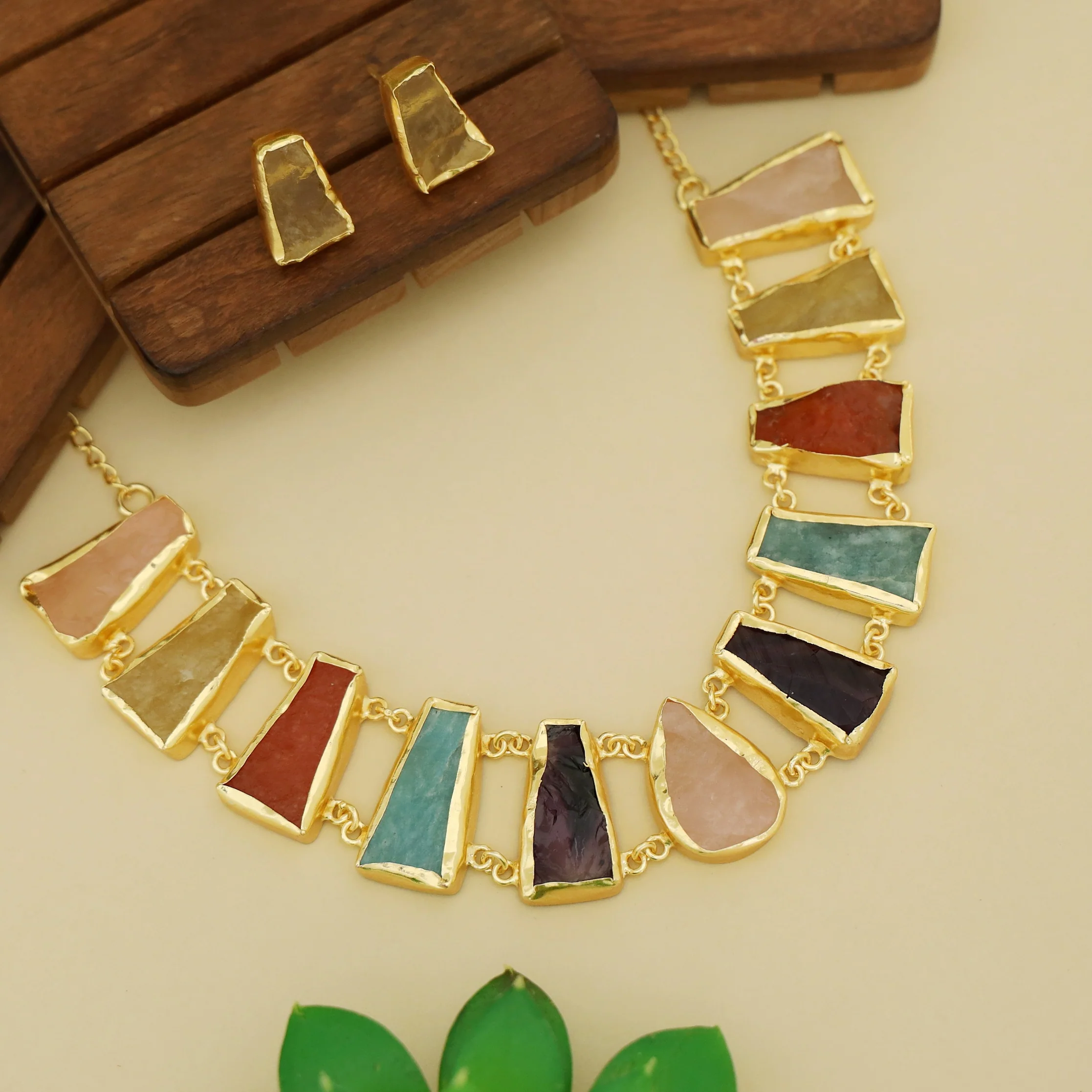 Harma Raindrop Raw Stone Neckpiece with Earring - Image 14