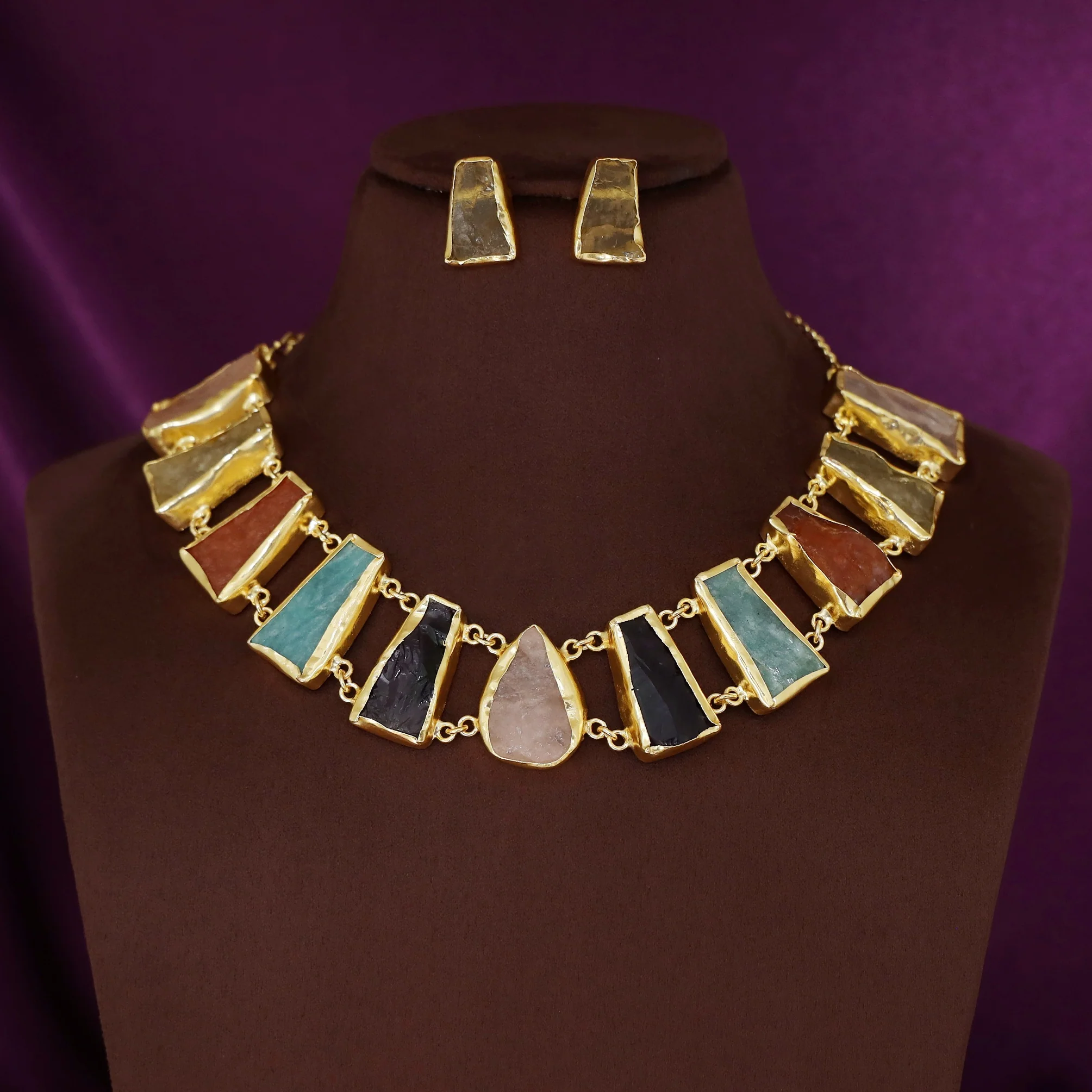 Harma Raindrop Raw Stone Neckpiece with Earring - Image 15