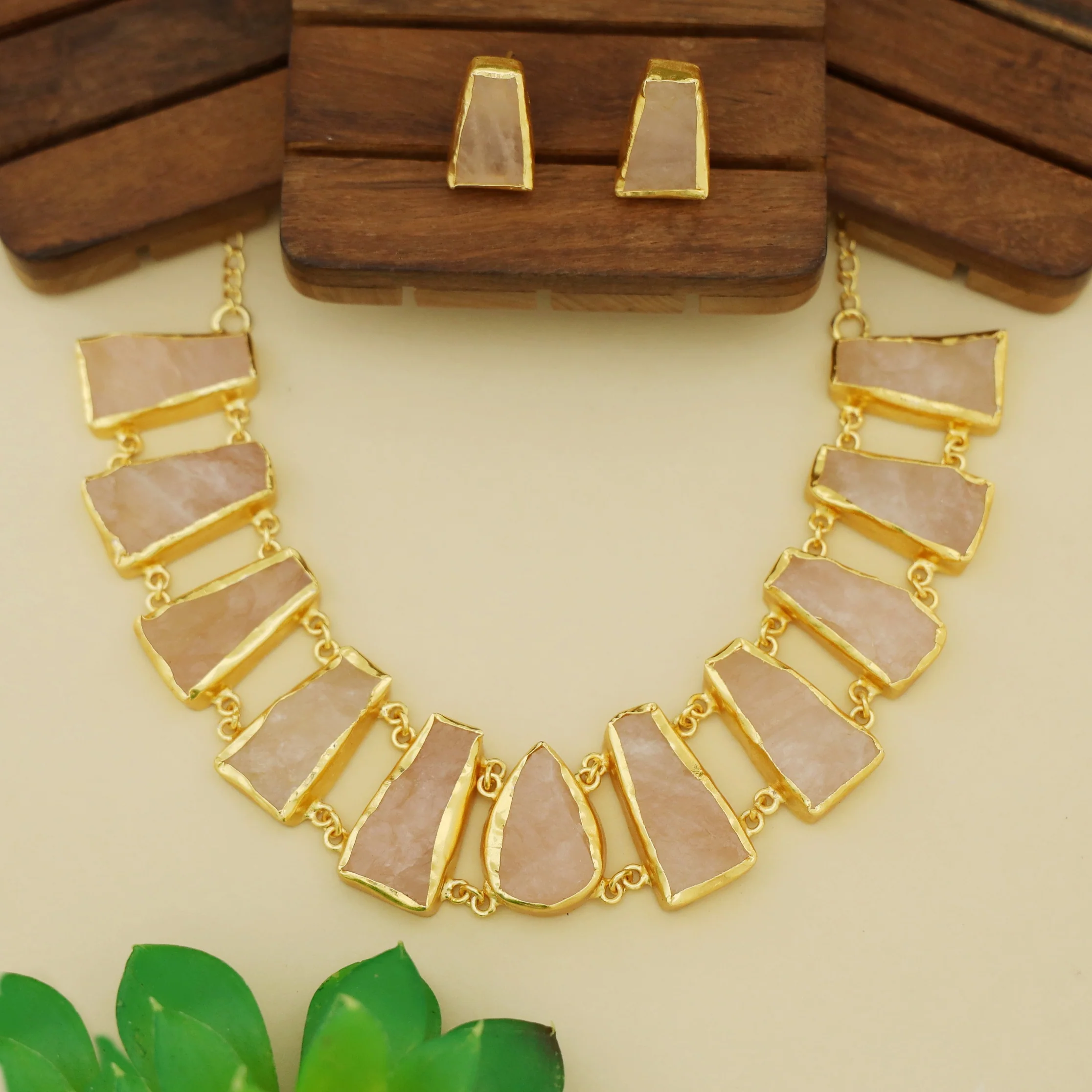 Harma Raindrop Raw Stone Neckpiece with Earring - Image 6