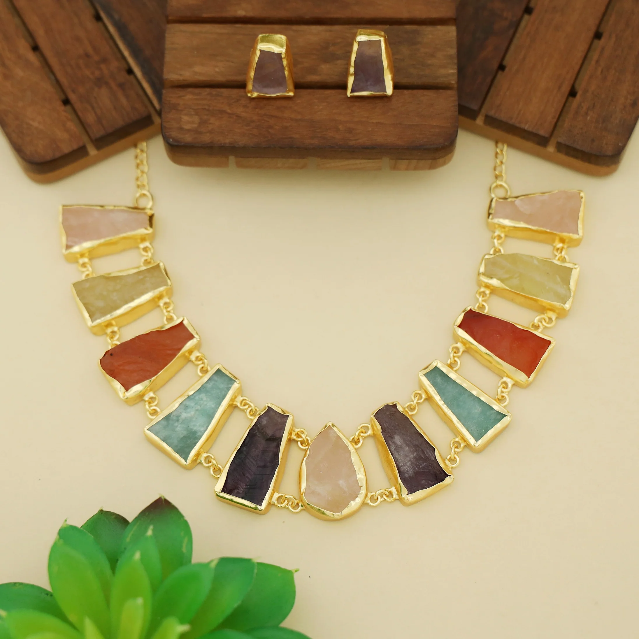 Harma Raindrop Raw Stone Neckpiece with Earring - Image 8