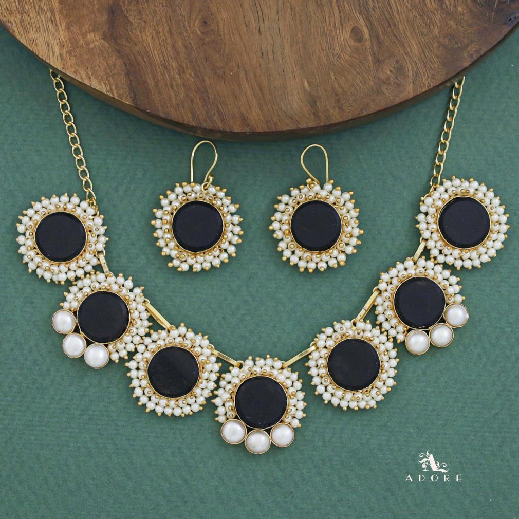 Harsha Raw Stone  Full Cluster Pearl Short Neckpiece With Drop - Image 12