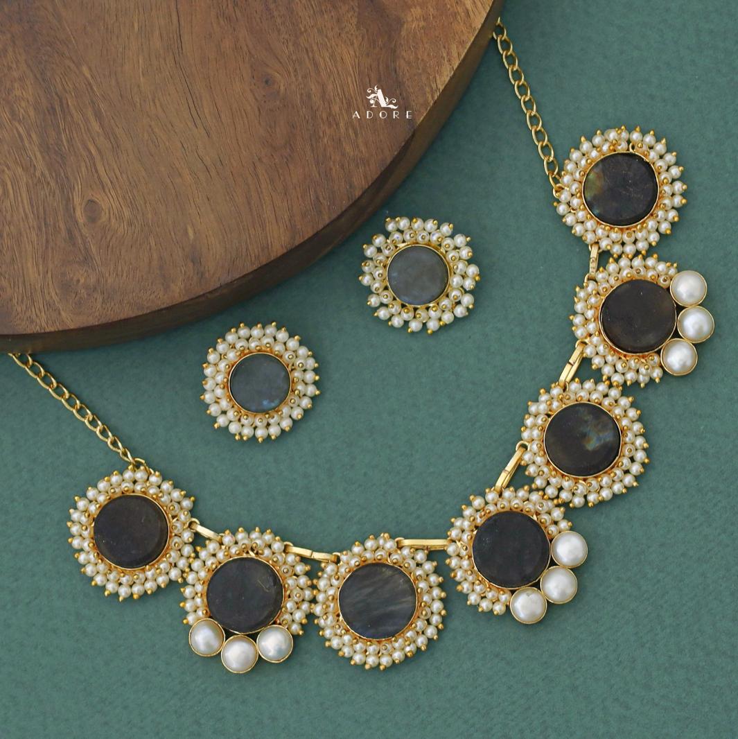 Harsha Raw Stone Full Cluster Pearl Short Neckpiece With Earring - Image 5