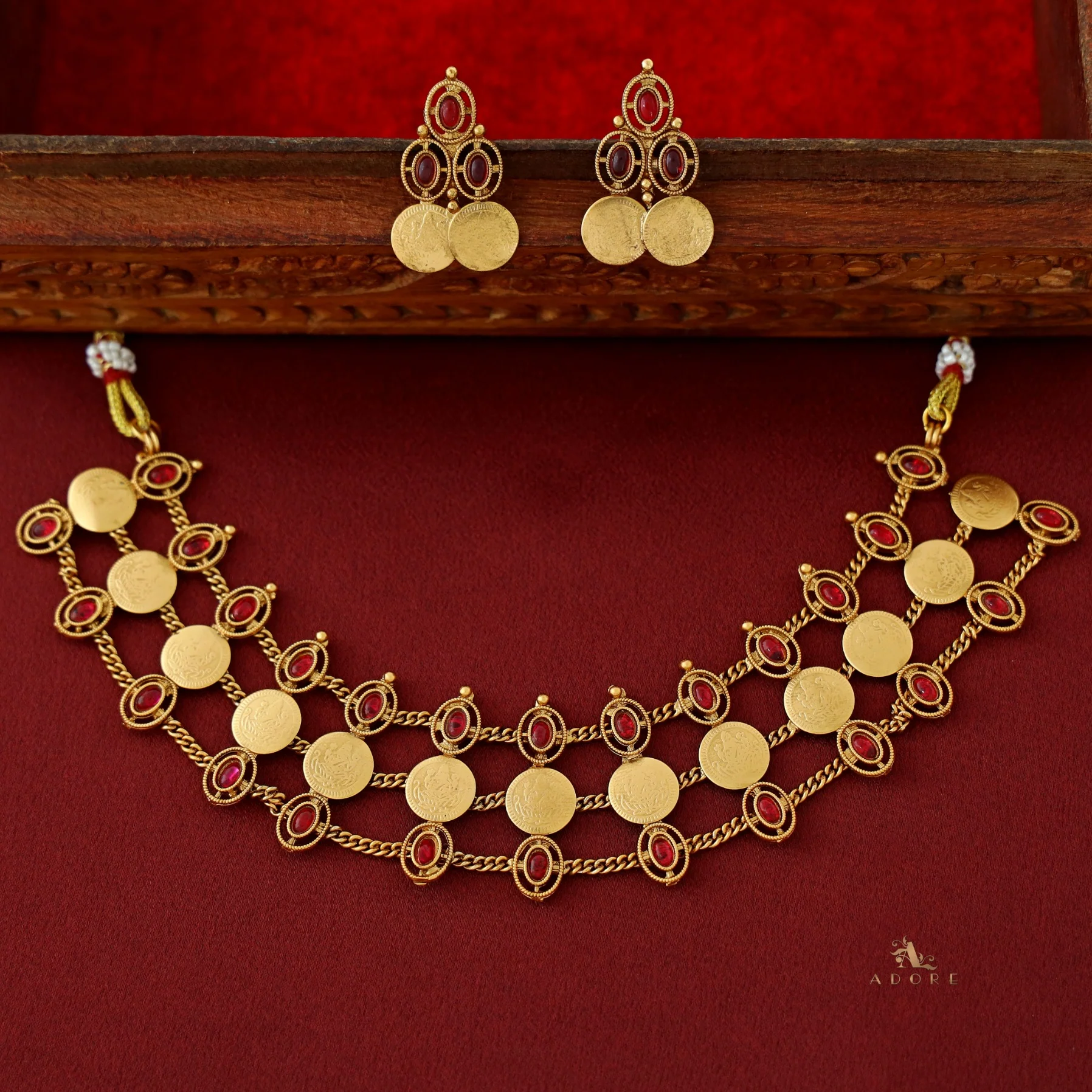 Harsika 3 Layer Oval Glossy Stone Kashi Choker With Earring - Image 3