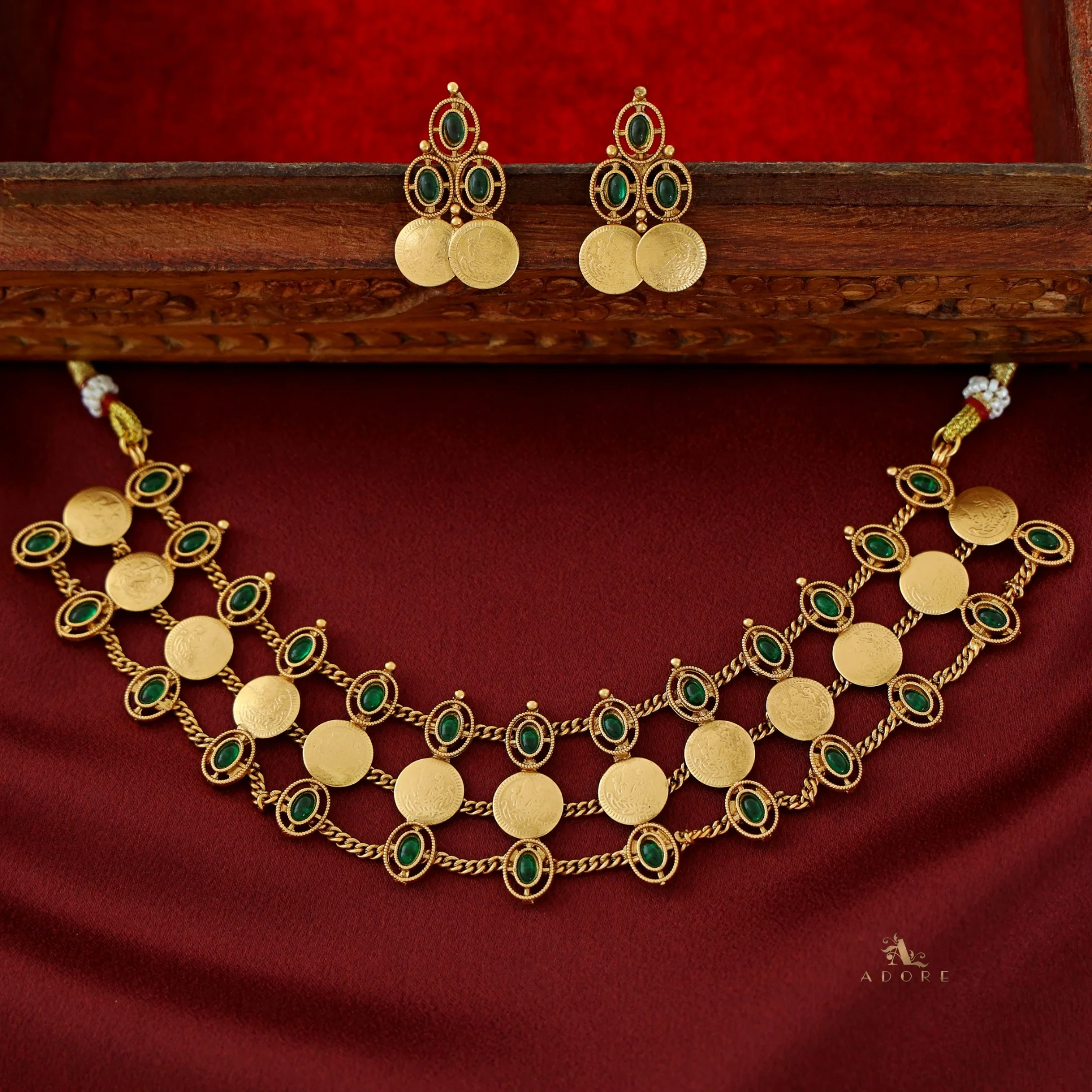 Harsika 3 Layer Oval Glossy Stone Kashi Choker With Earring - Image 4