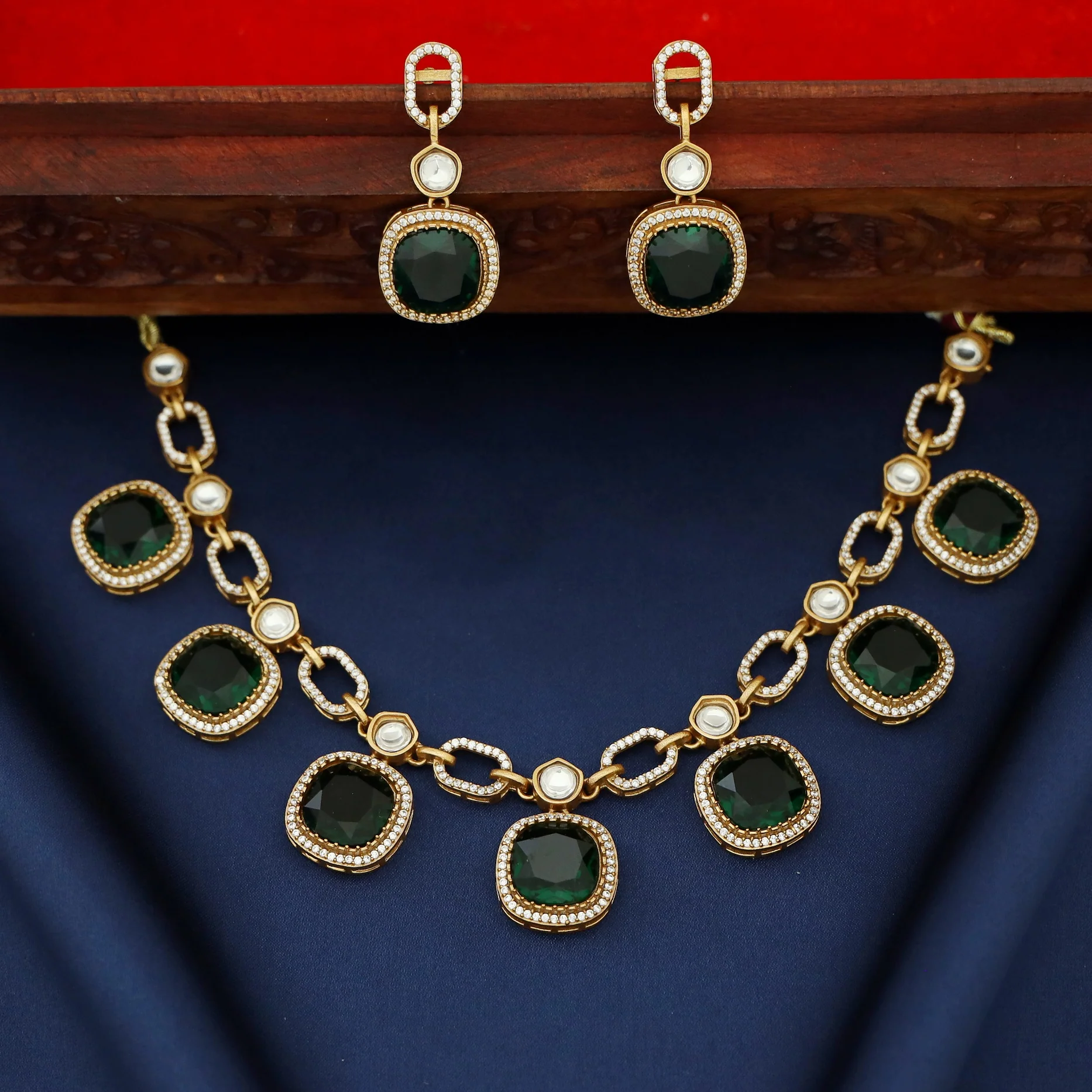Haruhi Square Glossy Stone Kundan Short Neckpiece With Earring - Image 3