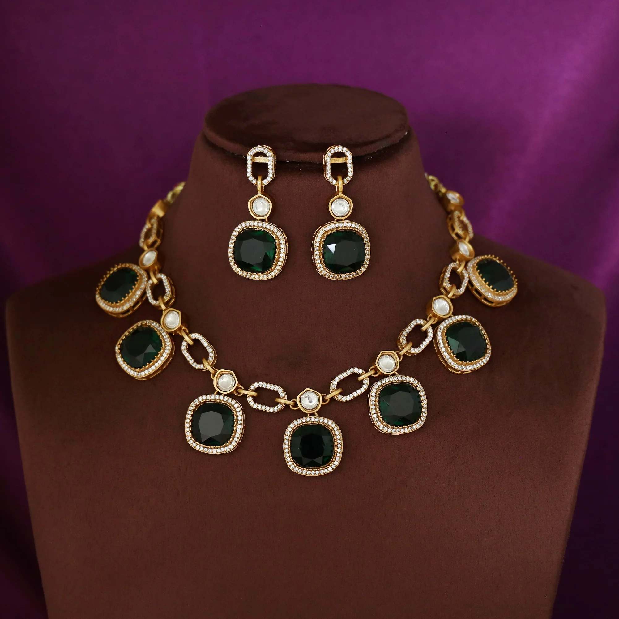 Haruhi Square Glossy Stone Kundan Short Neckpiece With Earring - Image 4