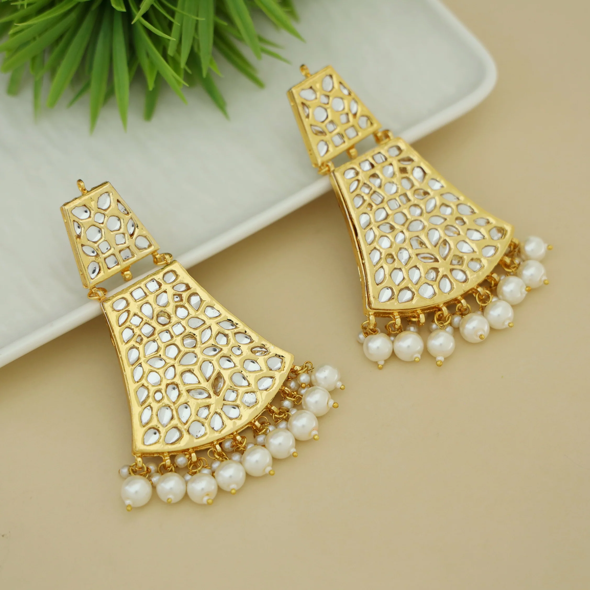 Hasheen Cluster Bead Kundan Earring - Image 3