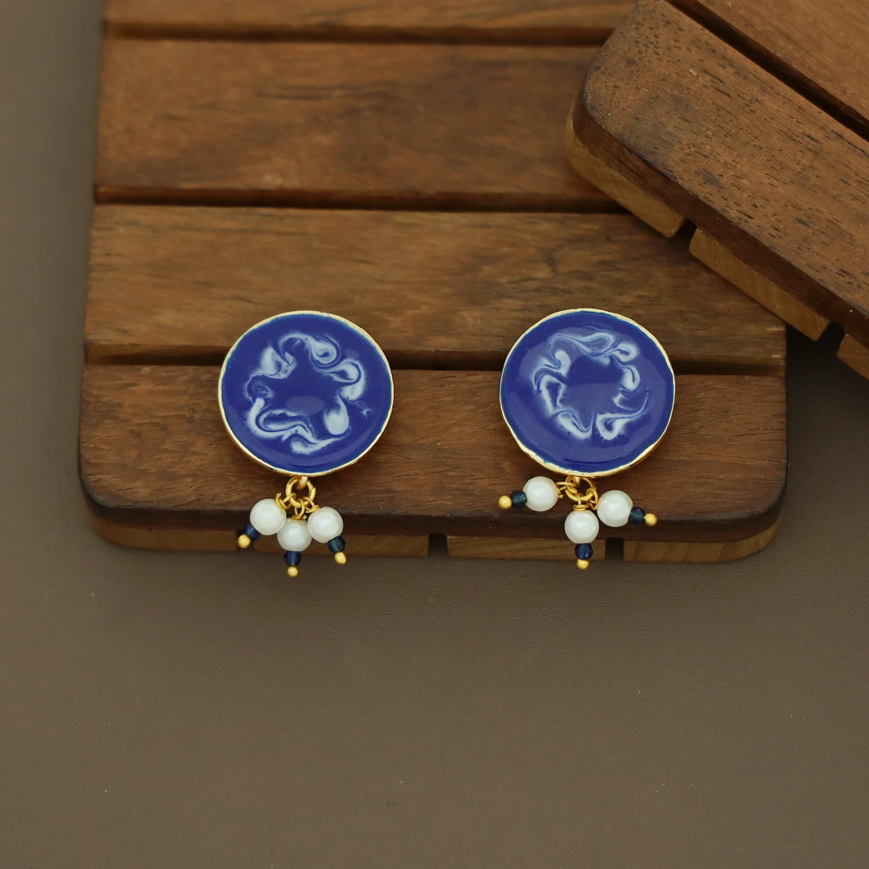 Hasitha Golden Circle Enamel Pearl Earring - Image 6