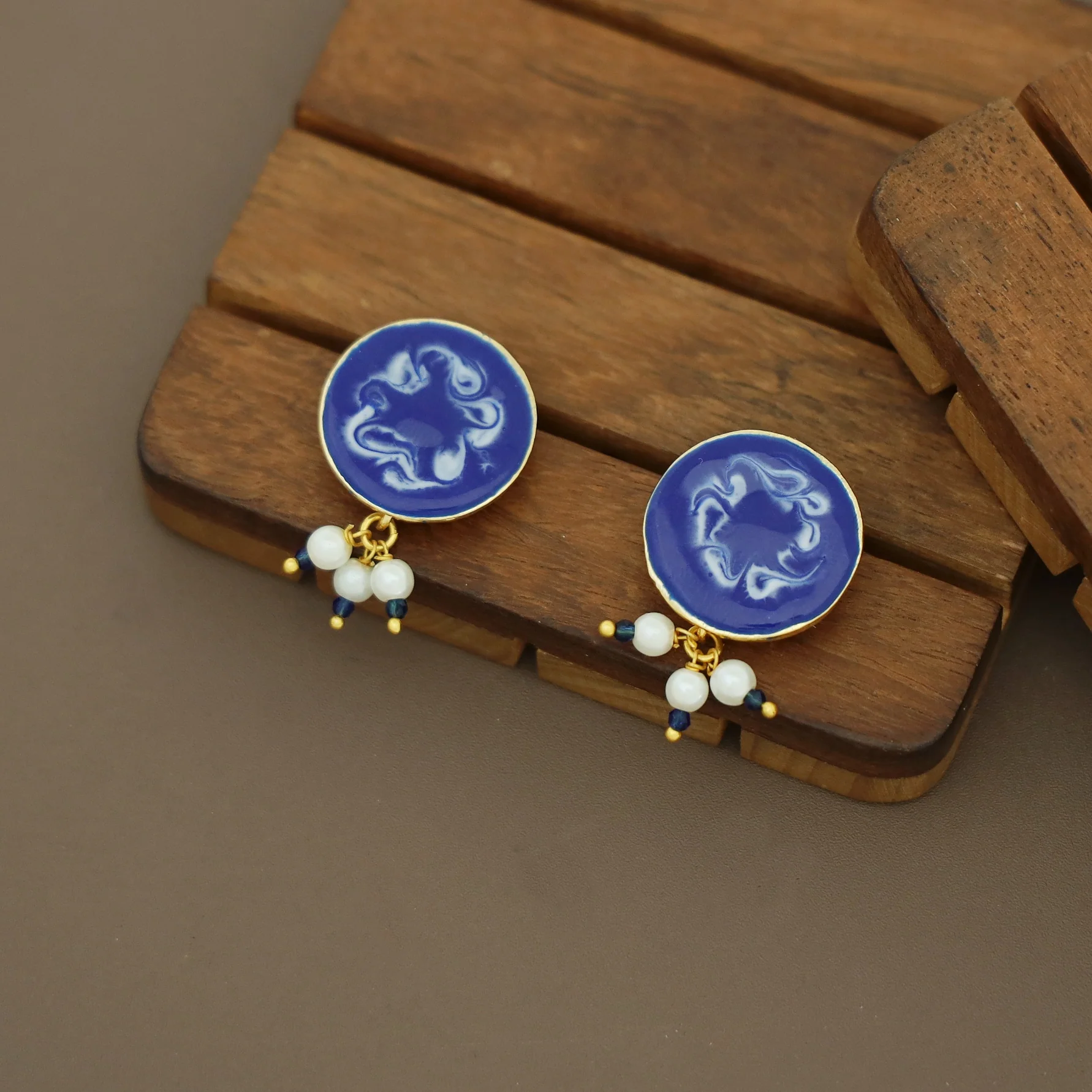 Hasitha Golden Circle Enamel Pearl Earring - Image 7