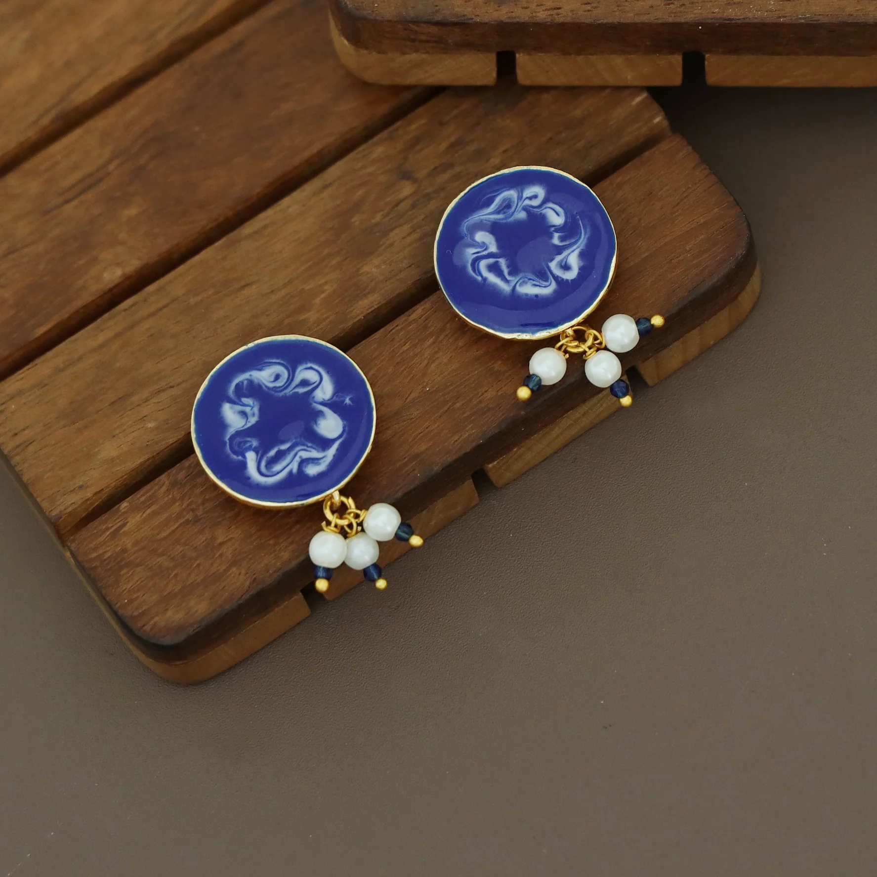 Hasitha Golden Circle Enamel Pearl Earring - Image 8