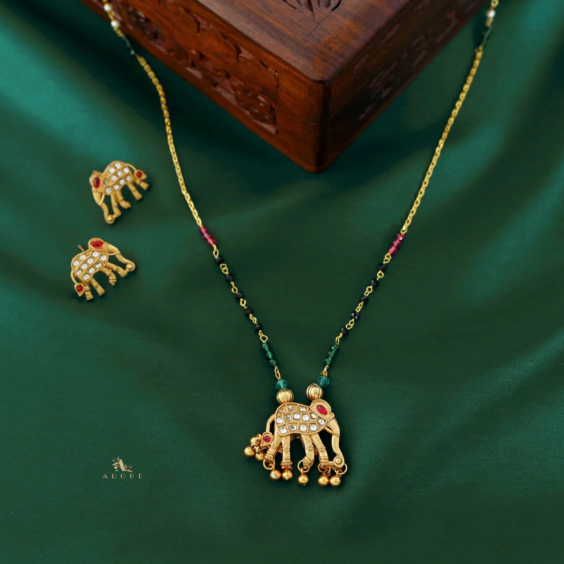 Hastin Golden Mammoth Neckpiece With Earring - Image 2