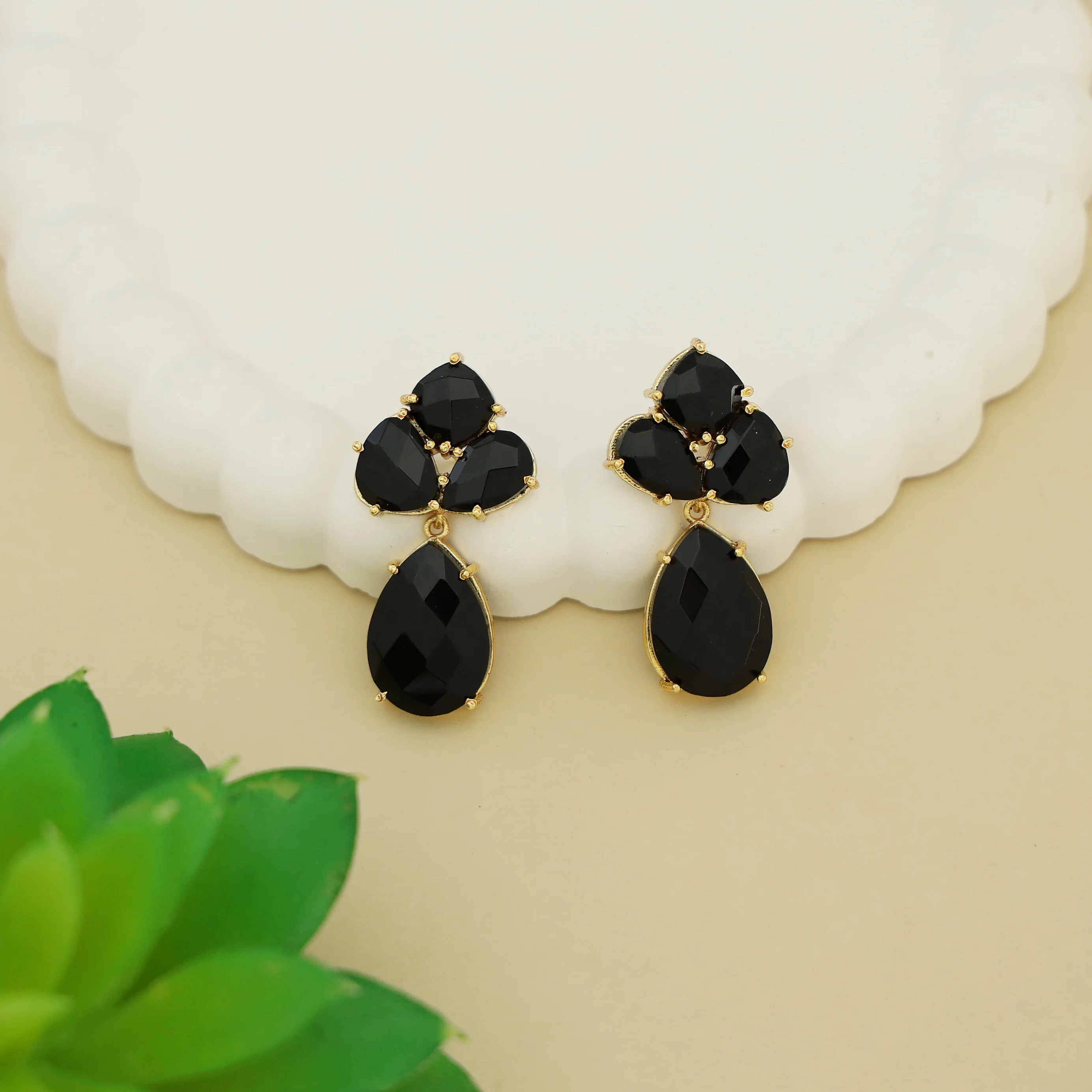 Haze Claw Glossy Stone Earring - Image 4