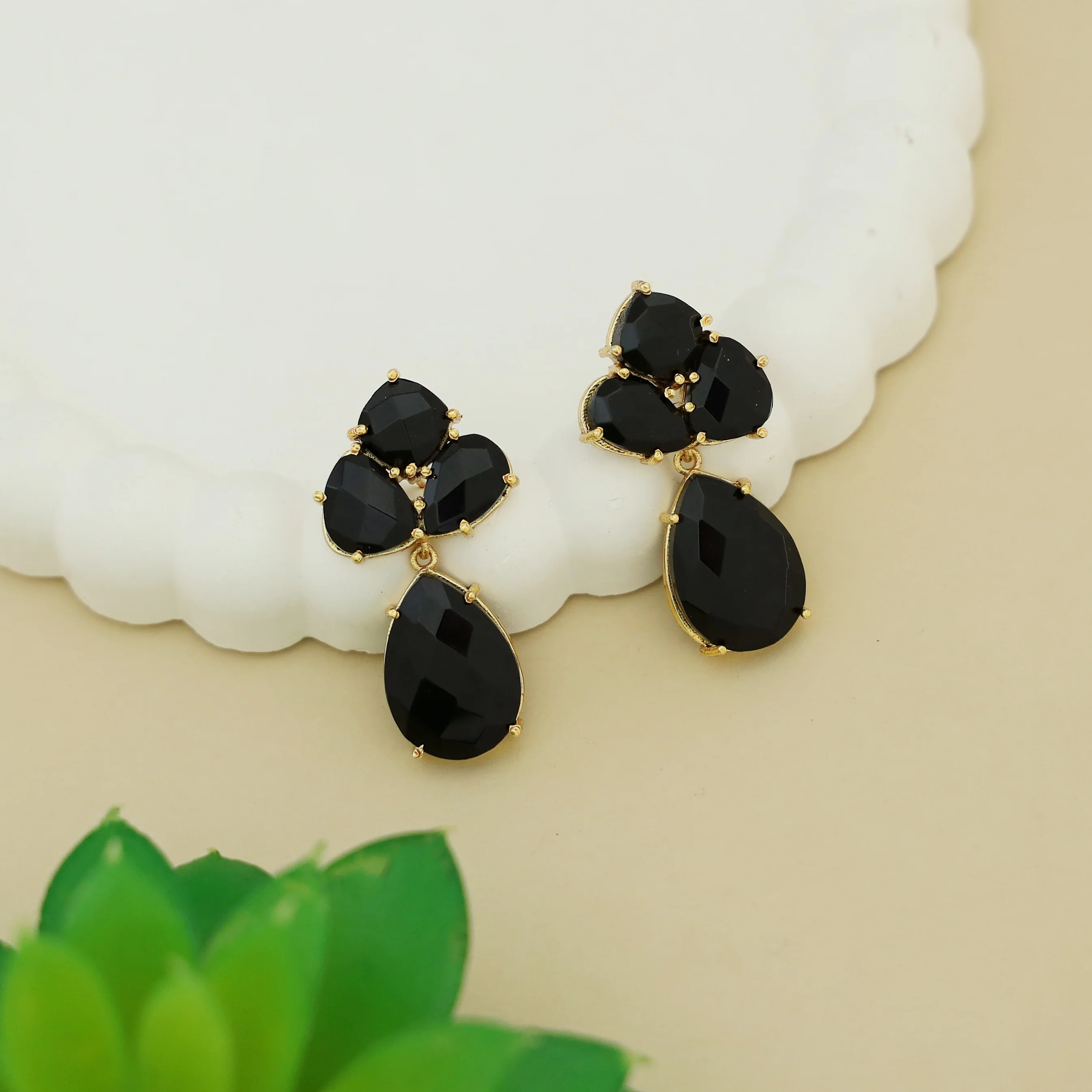 Haze Claw Glossy Stone Earring - Image 5