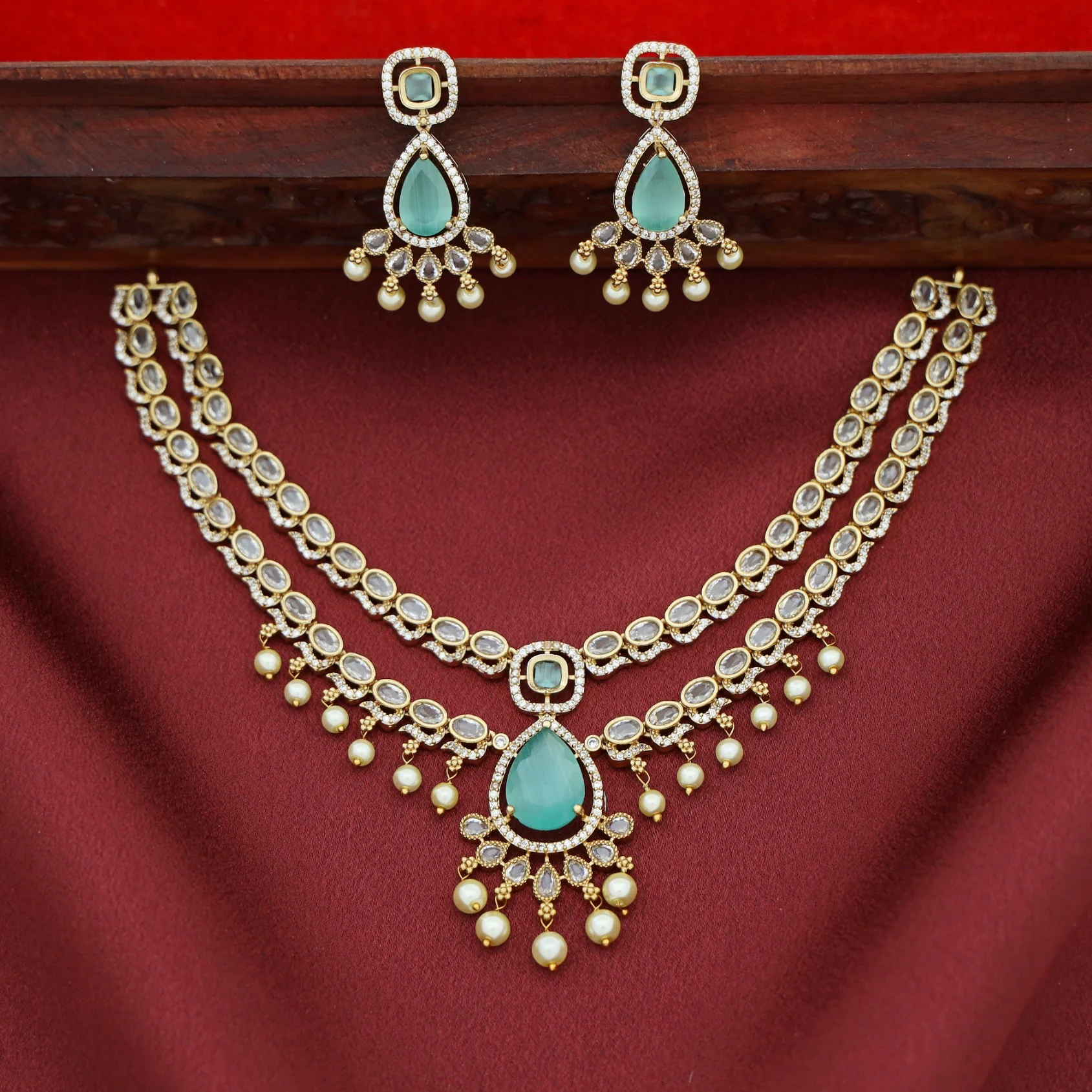 Hazel 2 Layer Pearl Short Neckpiece With Earring - Image 4