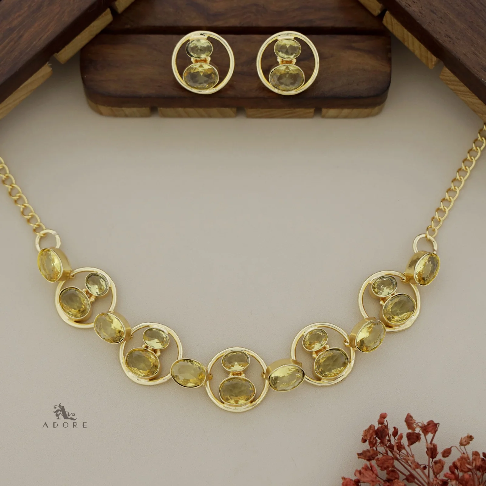 Hazina 5 circle Glossy Short Neckpiece / Choker With Earring - Image 4