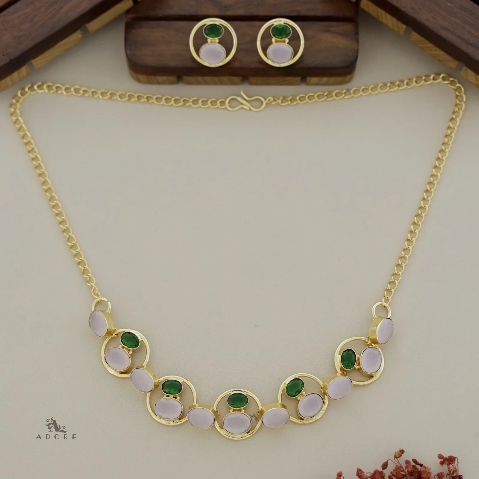Hazina 5 circle Glossy Short Neckpiece / Choker With Earring - Image 7