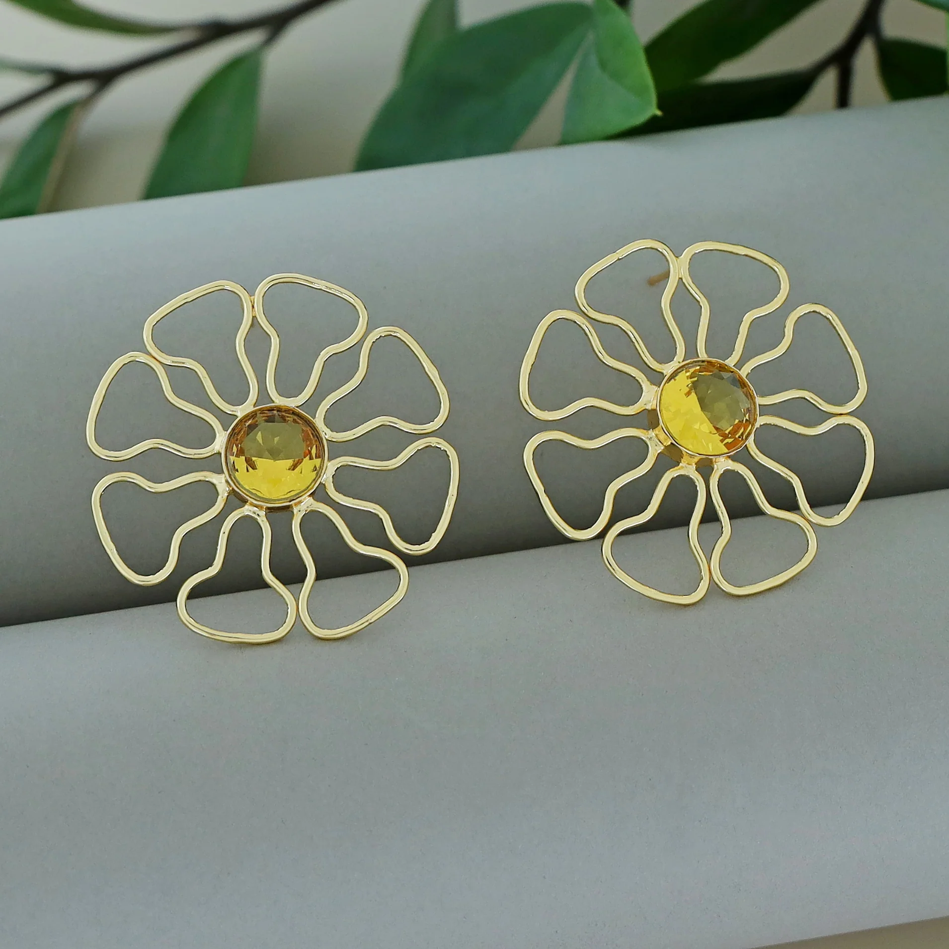 Henley Golden Floral Glossy Stone Earring - Image 4