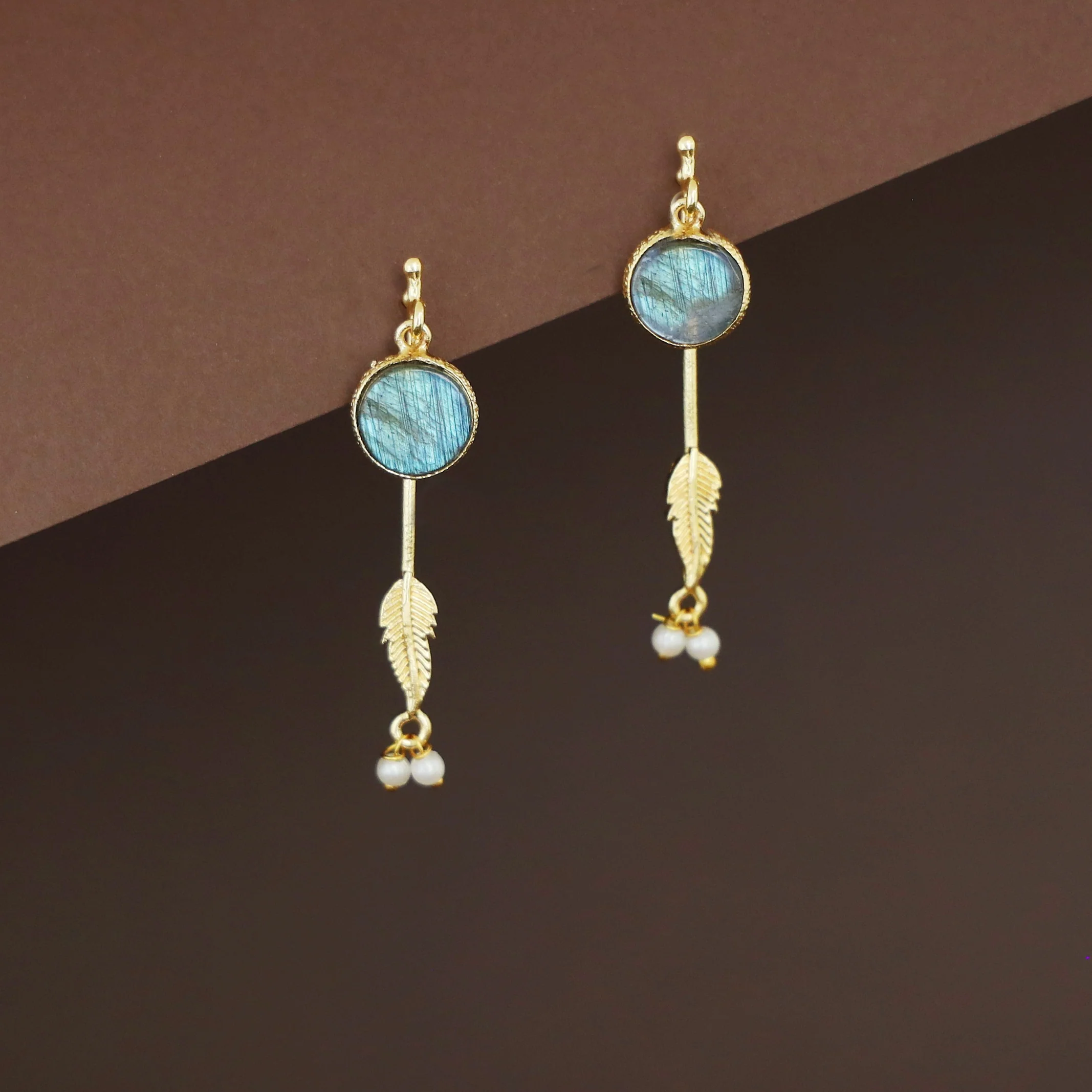 Hensa Feather Stick Pearl Earring - Image 3
