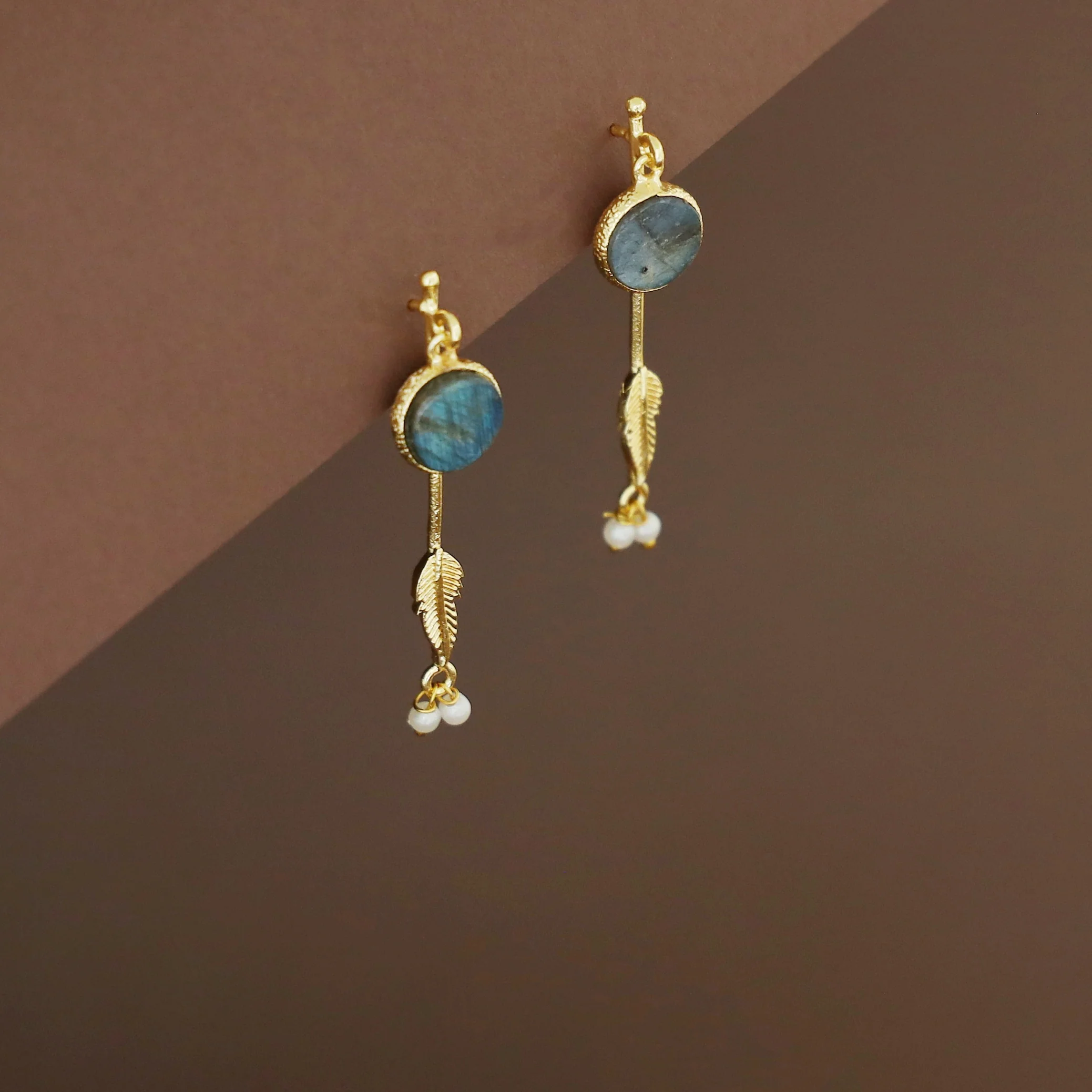 Hensa Feather Stick Pearl Earring - Image 7