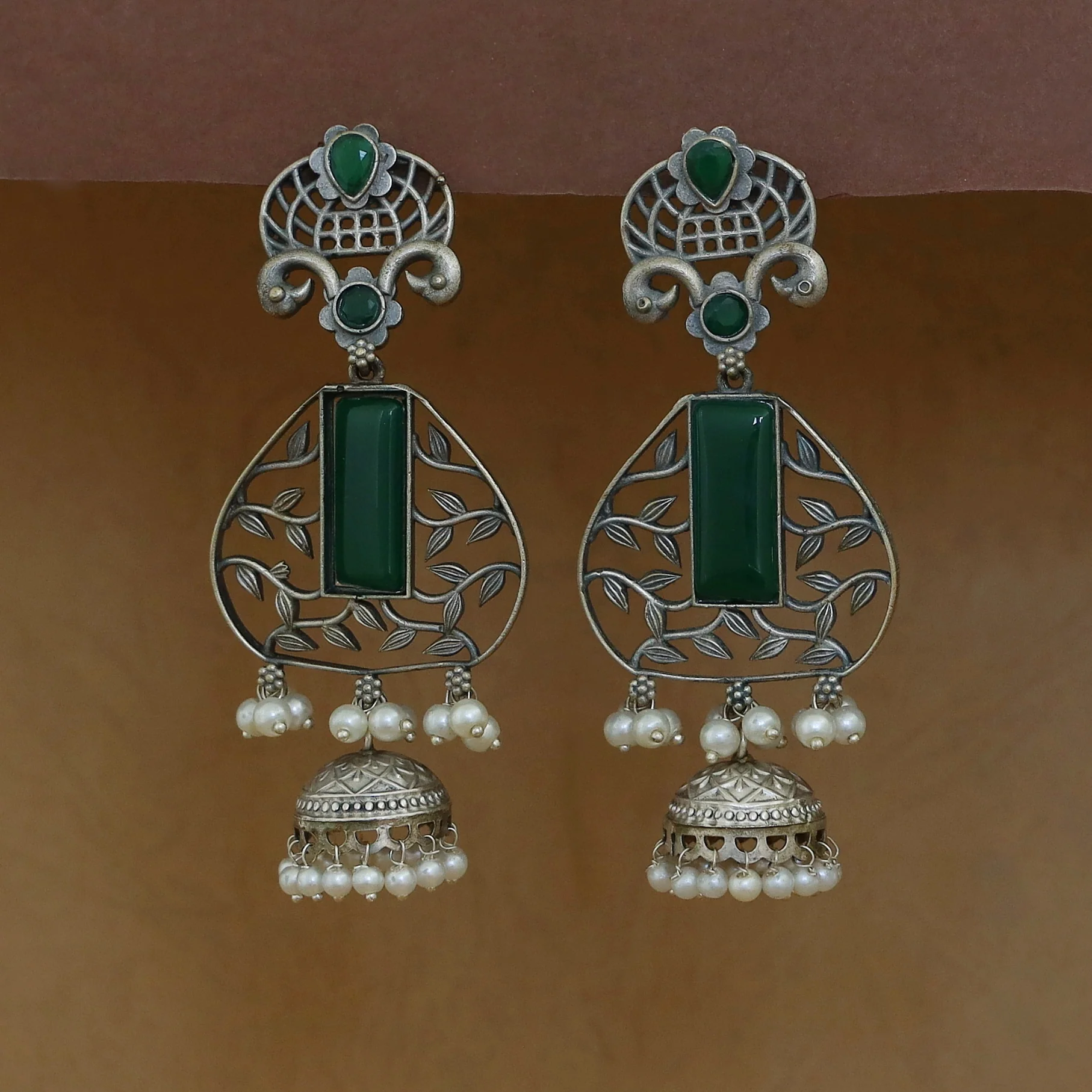Hetanshi Rectangle Glossy Leaf Pearl Jhumka Earring - Image 3