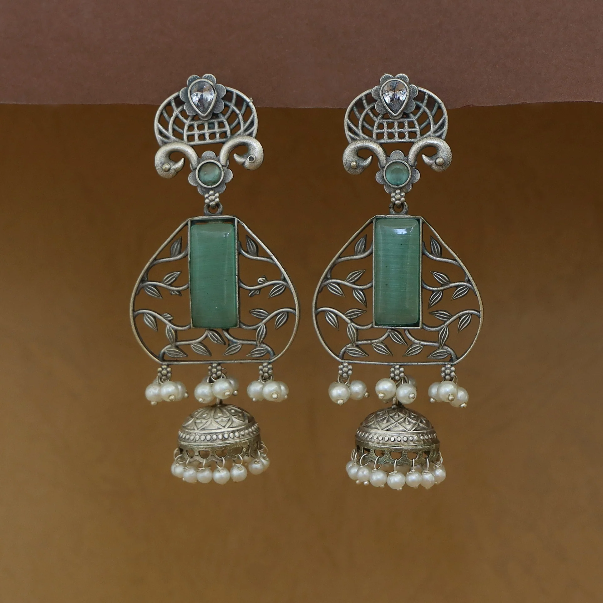 Hetanshi Rectangle Glossy Leaf Pearl Jhumka Earring - Image 4