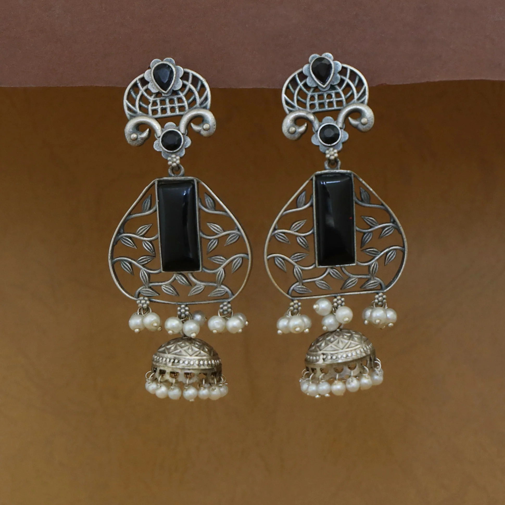 Hetanshi Rectangle Glossy Leaf Pearl Jhumka Earring - Image 5