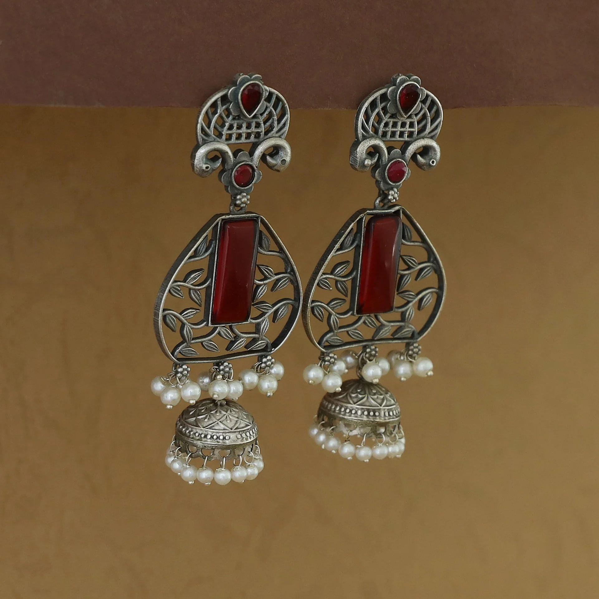 Hetanshi Rectangle Glossy Leaf Pearl Jhumka Earring - Image 7