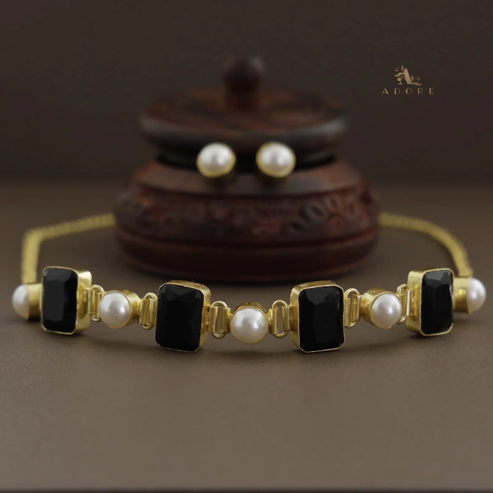 Hima Glossy Rectangle Pearl Choker With Pearl Stud - Image 17