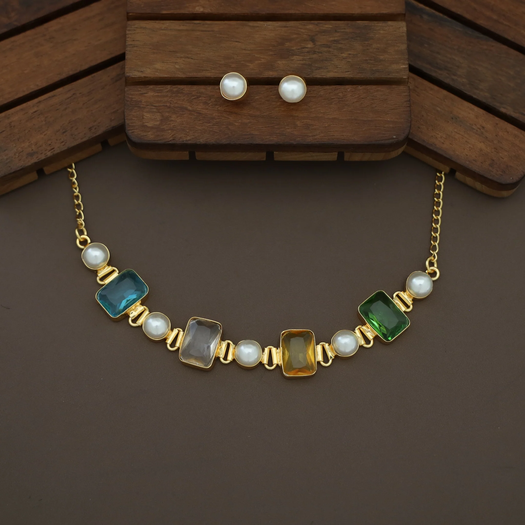 Hima Glossy Rectangle Pearl Choker With Pearl Stud - Image 4