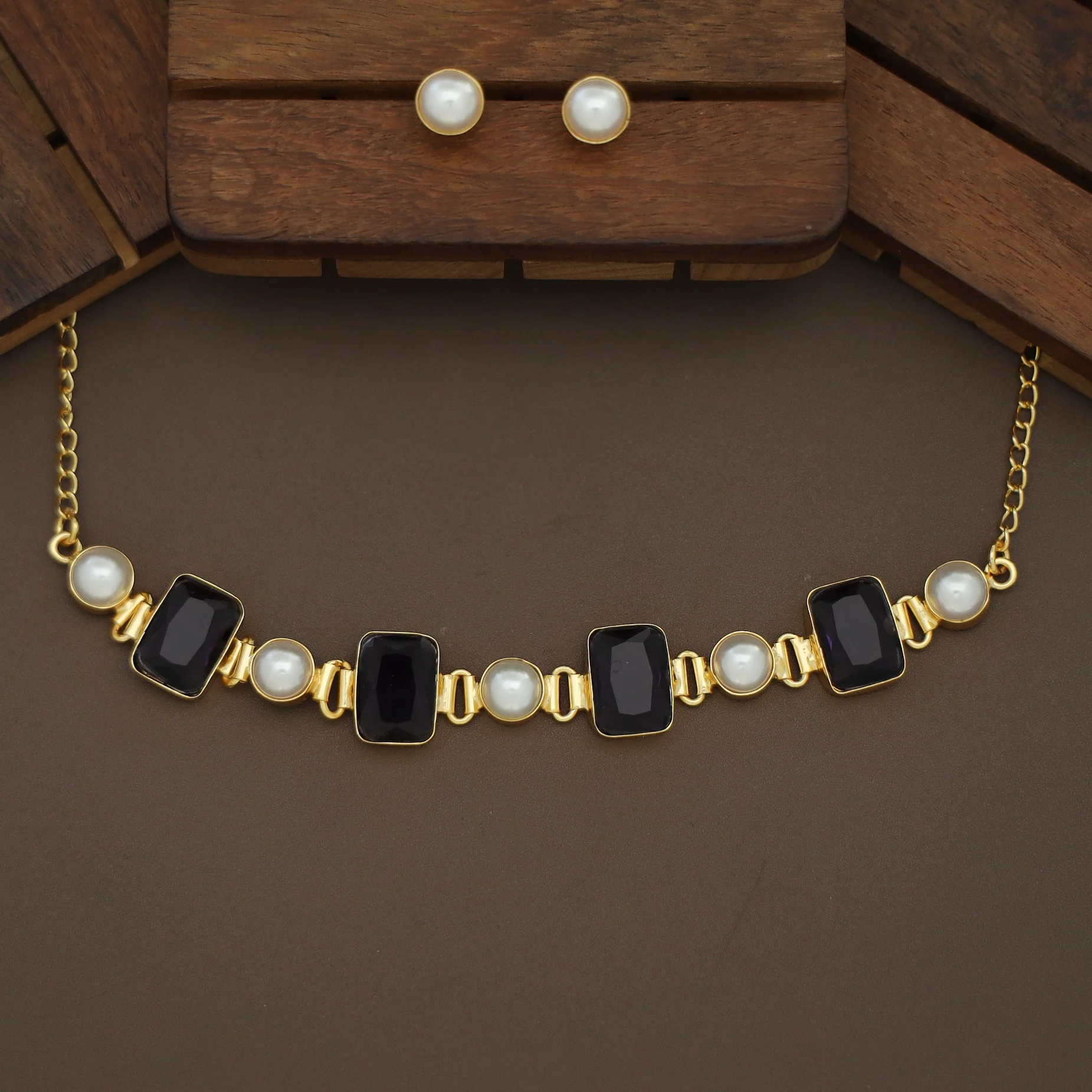 Hima Glossy Rectangle Pearl Choker With Pearl Stud - Image 5