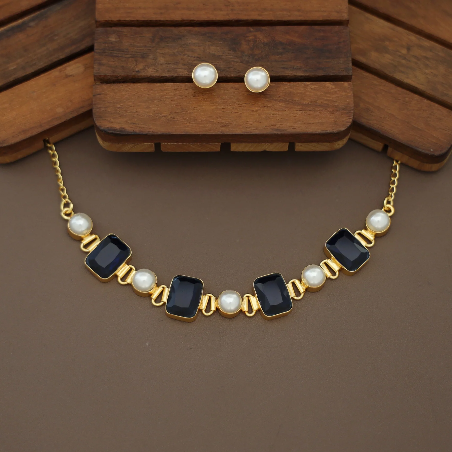 Hima Glossy Rectangle Pearl Choker With Pearl Stud - Image 6