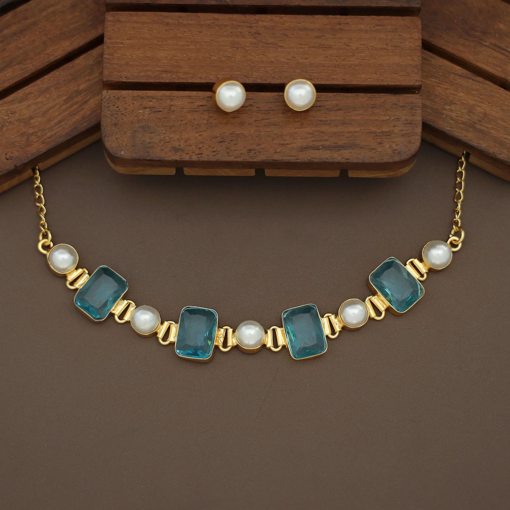 Hima Glossy Rectangle Pearl Choker With Pearl Stud - Image 7