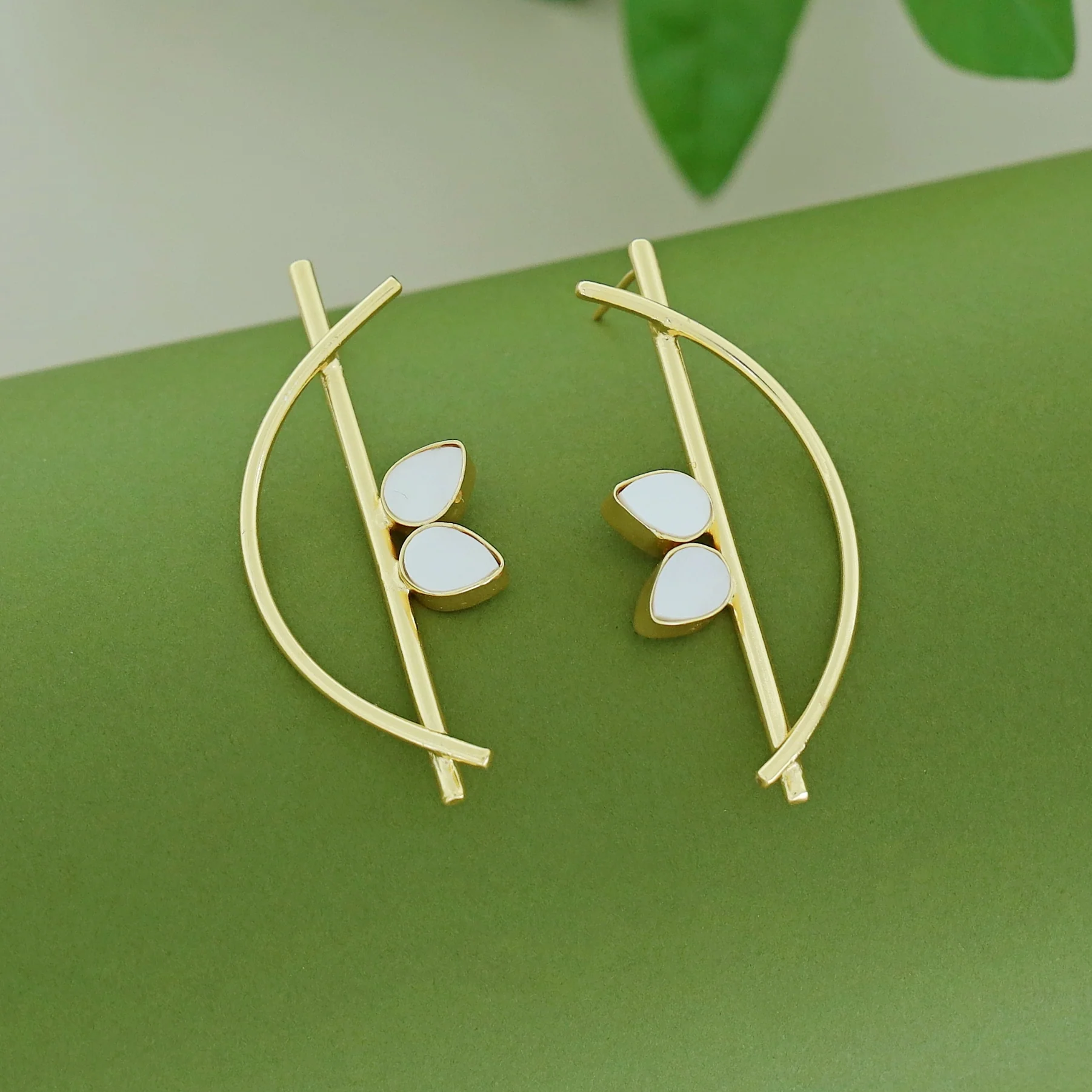 Hitha Golden Stick Curvy Glossy Earring - Image 4