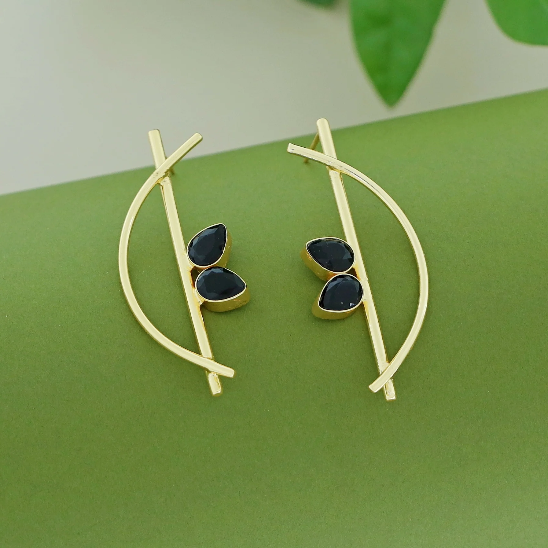 Hitha Golden Stick Curvy Glossy Earring - Image 7