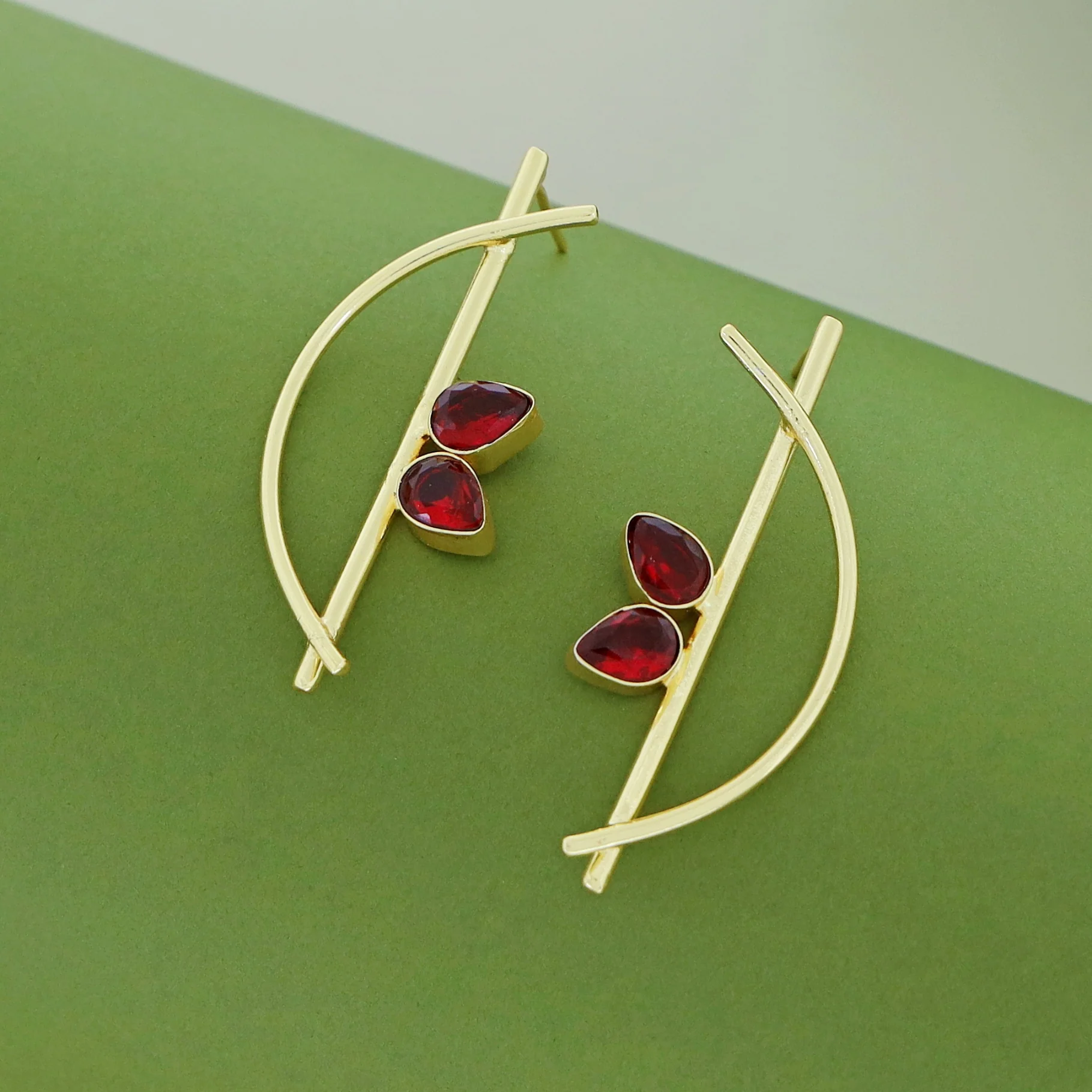 Hitha Golden Stick Curvy Glossy Earring - Image 9