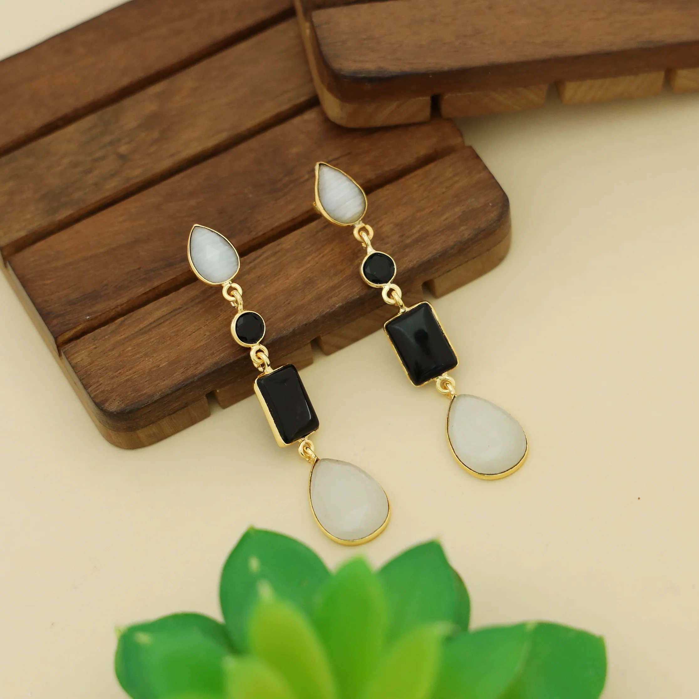 Holly Drop Circle Rectangle Tetra Glossy Stone Earring - Image 10