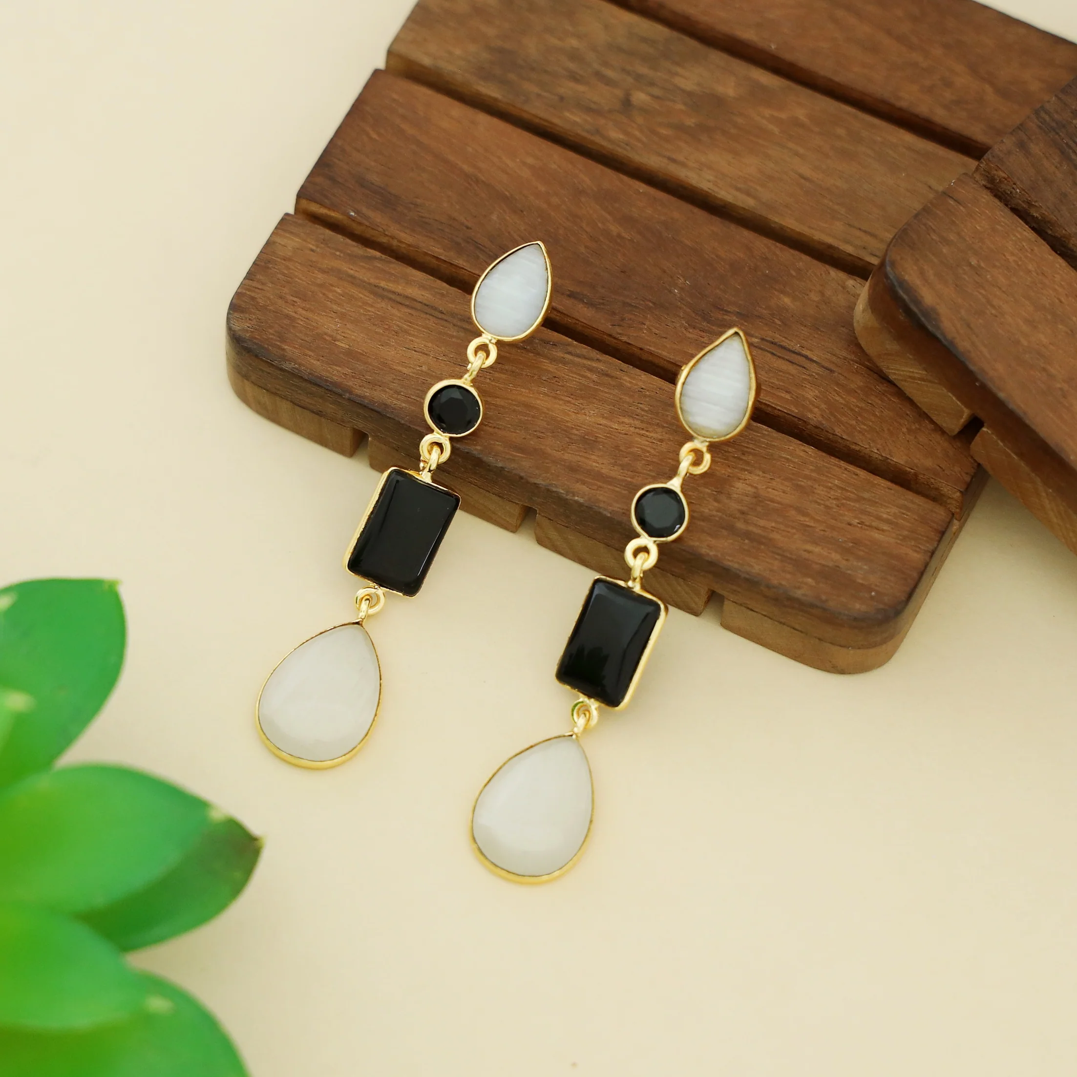 Holly Drop Circle Rectangle Tetra Glossy Stone Earring - Image 11