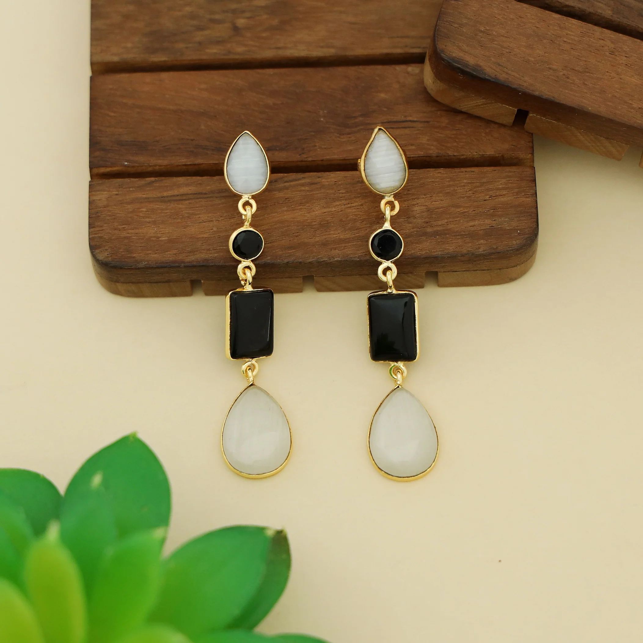 Holly Drop Circle Rectangle Tetra Glossy Stone Earring - Image 9