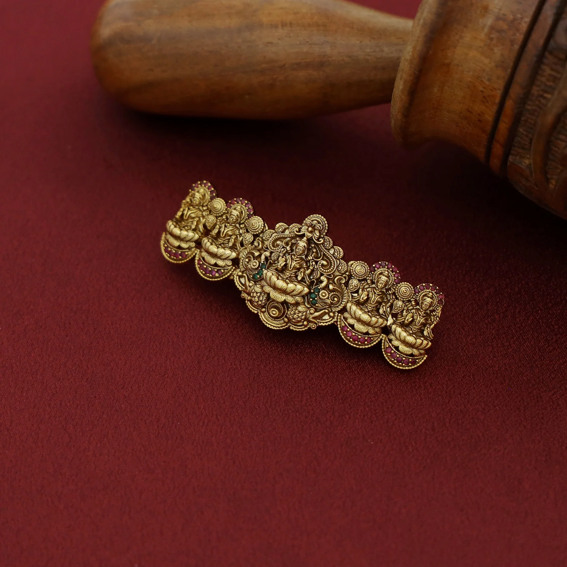 Herdya 5 Devi Bridal Hair Clip - Image 2