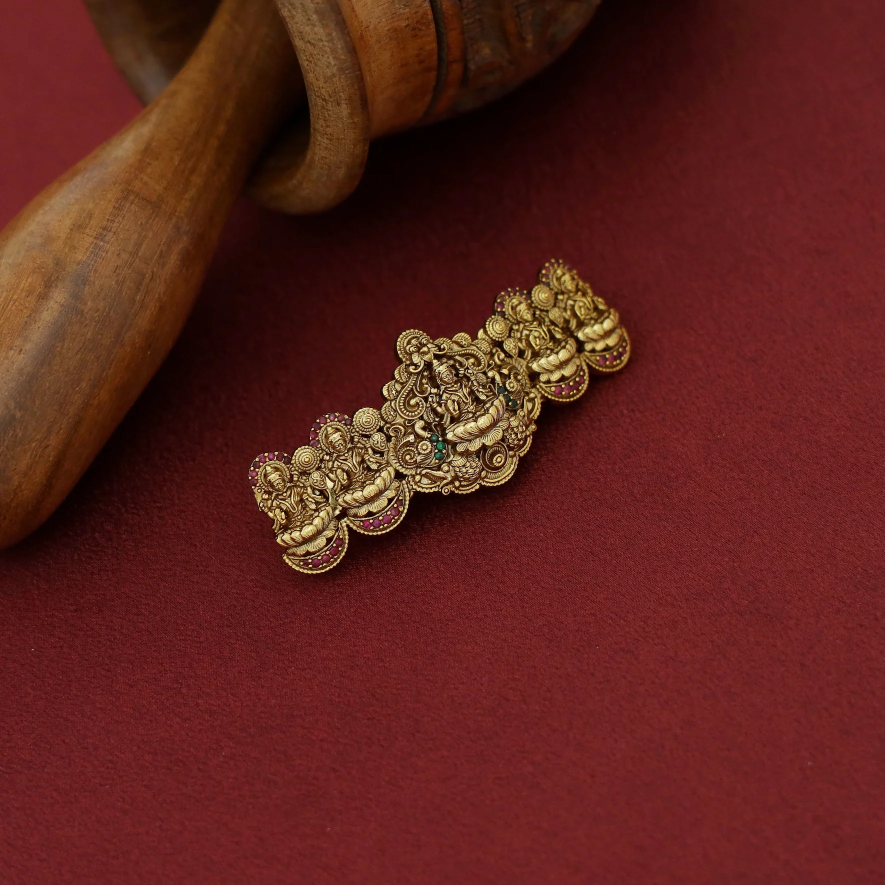 Herdya 5 Devi Bridal Hair Clip - Image 4