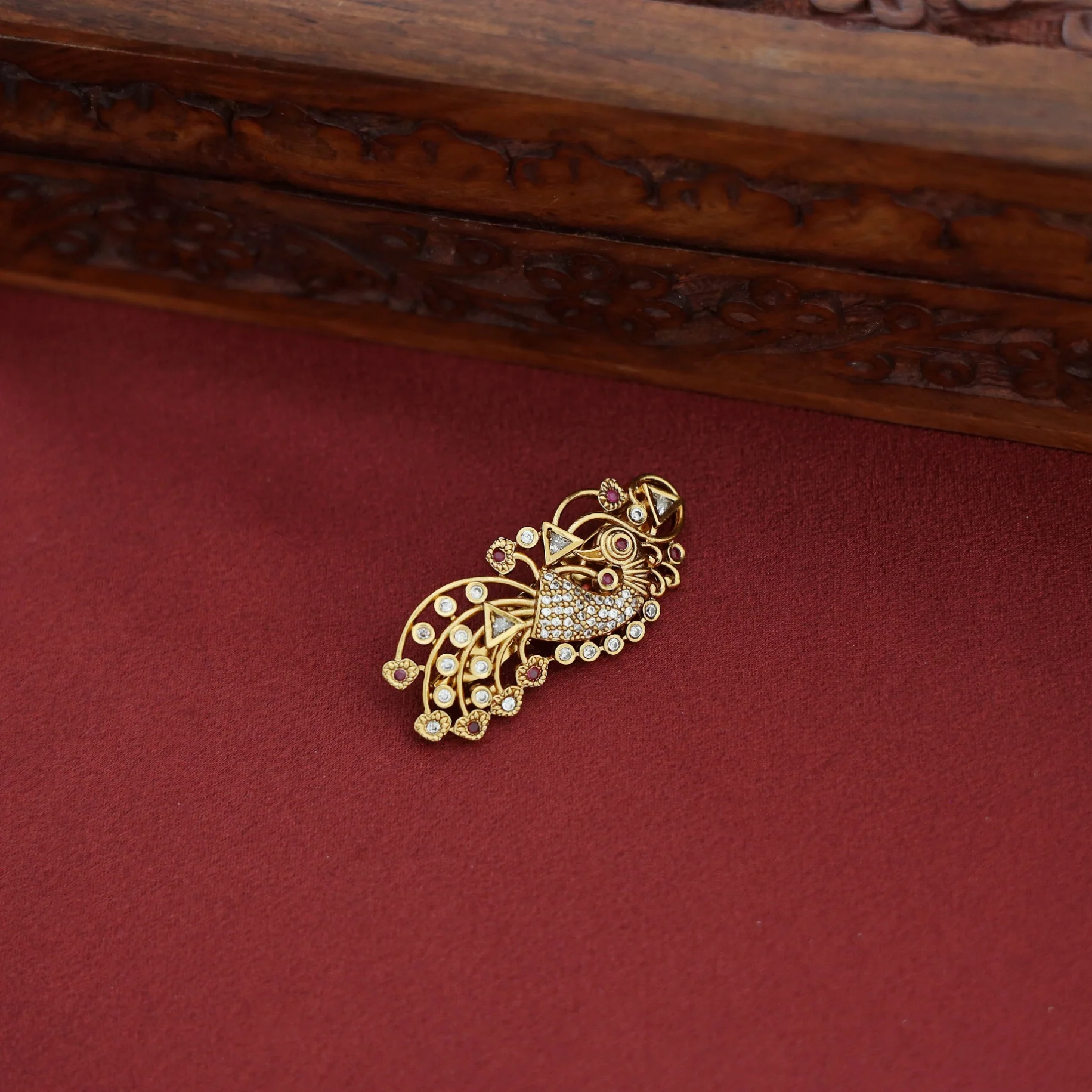 Hrida Mayura AD Stone Saree Pin - Image 5