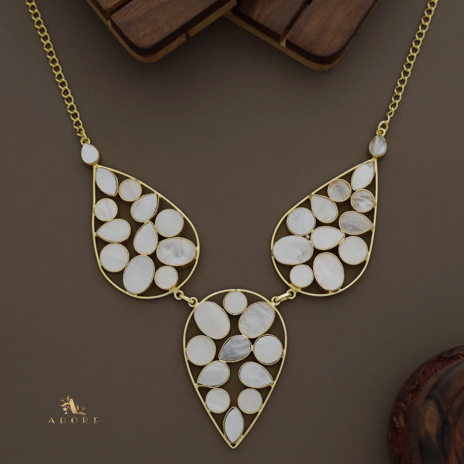 Hridaya MOP Neckpiece - Image 2