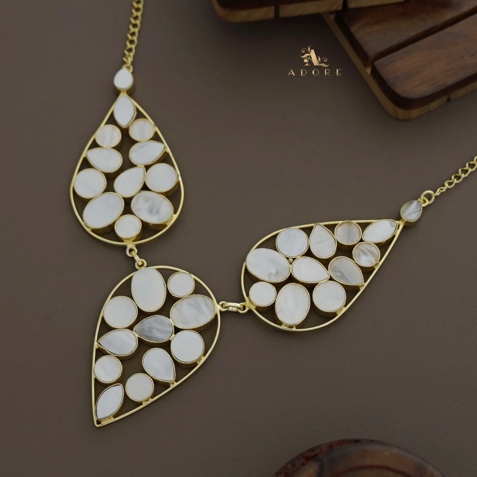 Hridaya MOP Neckpiece - Image 3