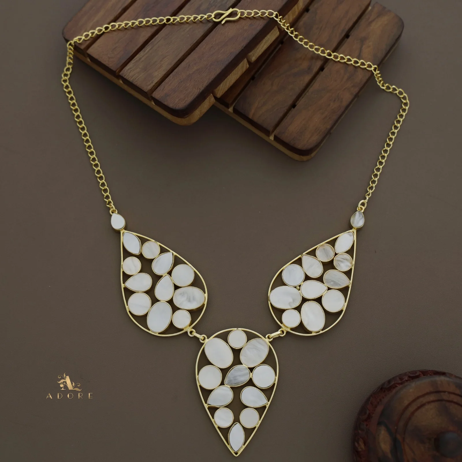 Hridaya MOP Neckpiece - Image 4